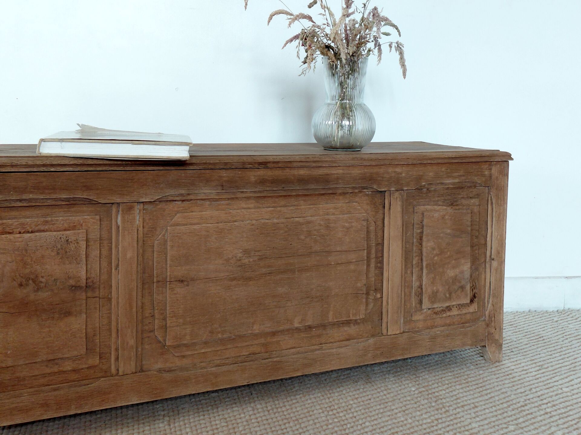 Large antique wedding chest in raw oak from the 19th century (shallow depth)
