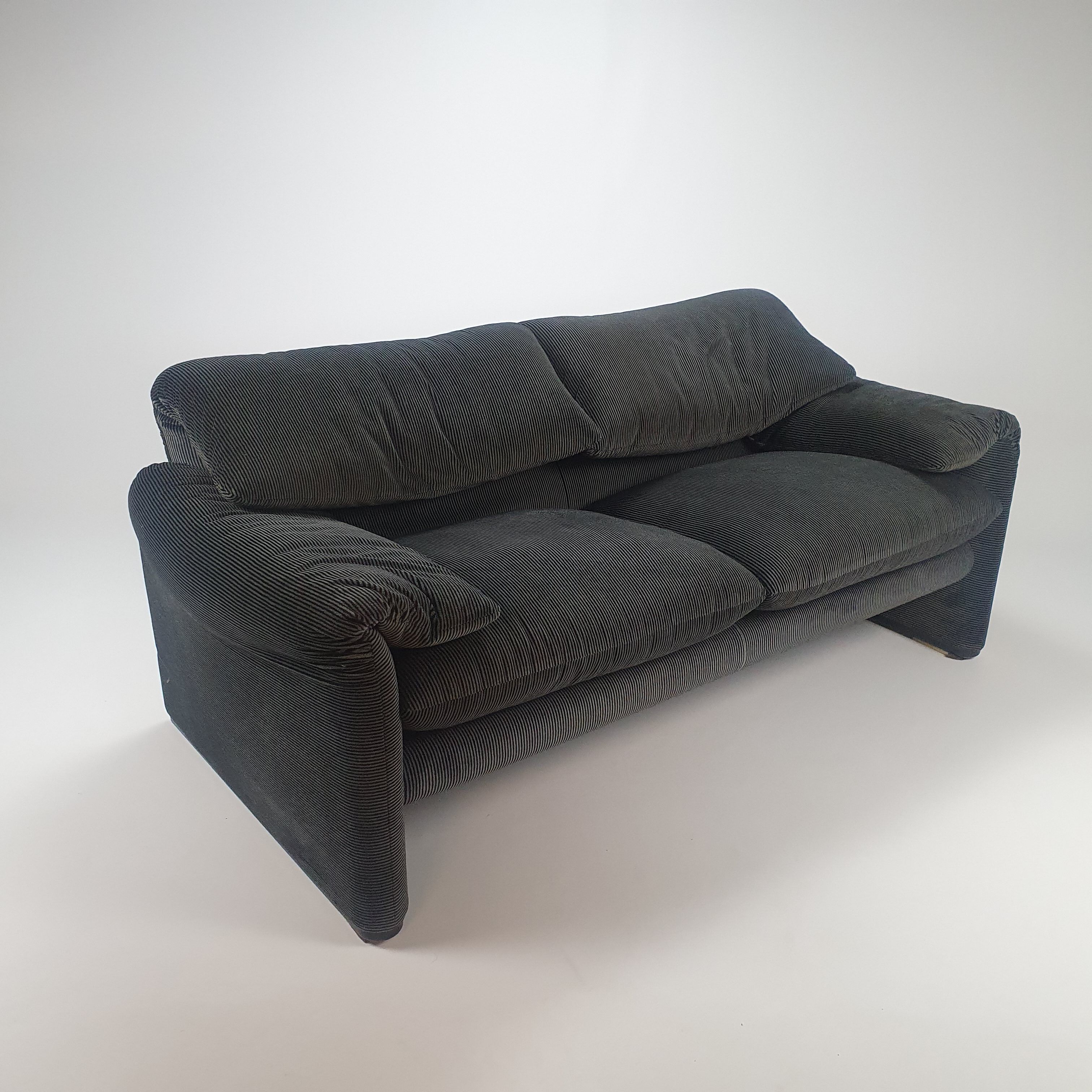 Maralunga Two Seater Sofa by Vico Magistretti for Cassina, 1970s