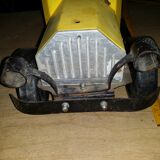 Car in tole