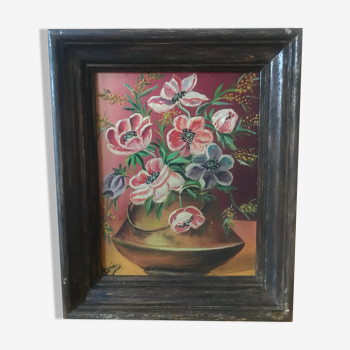 Framed table bouquet of flowers