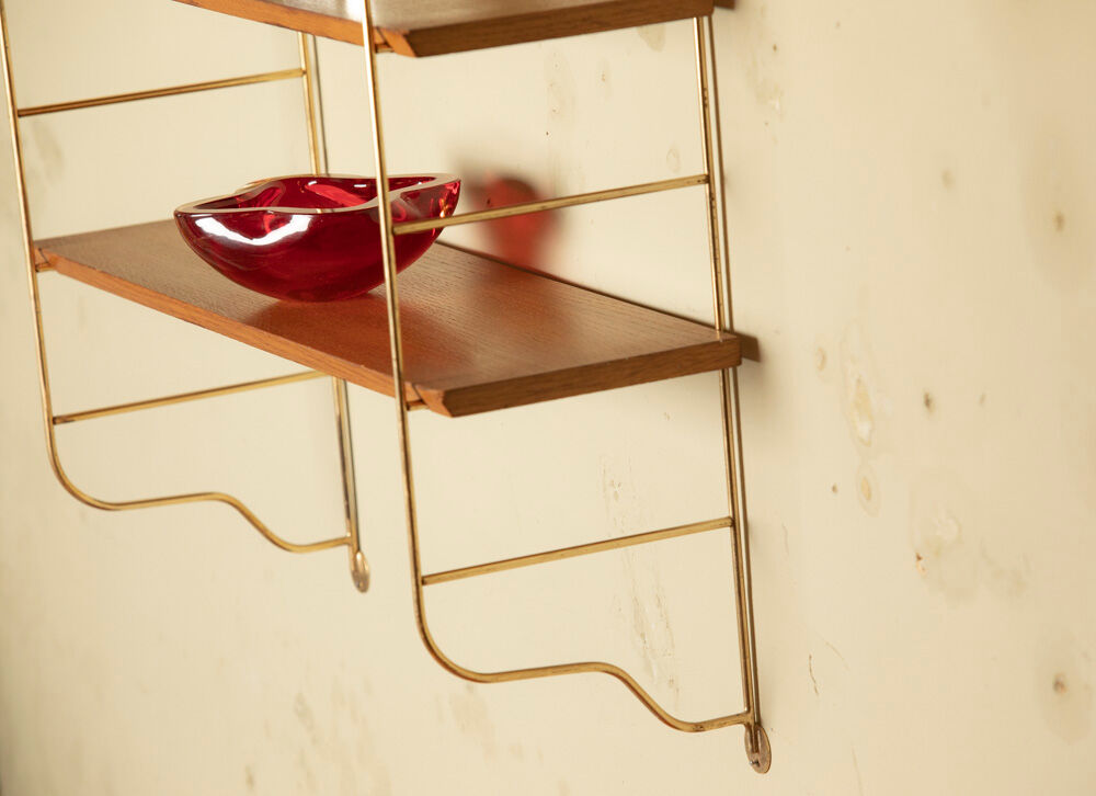 Modular shelves gilded thong