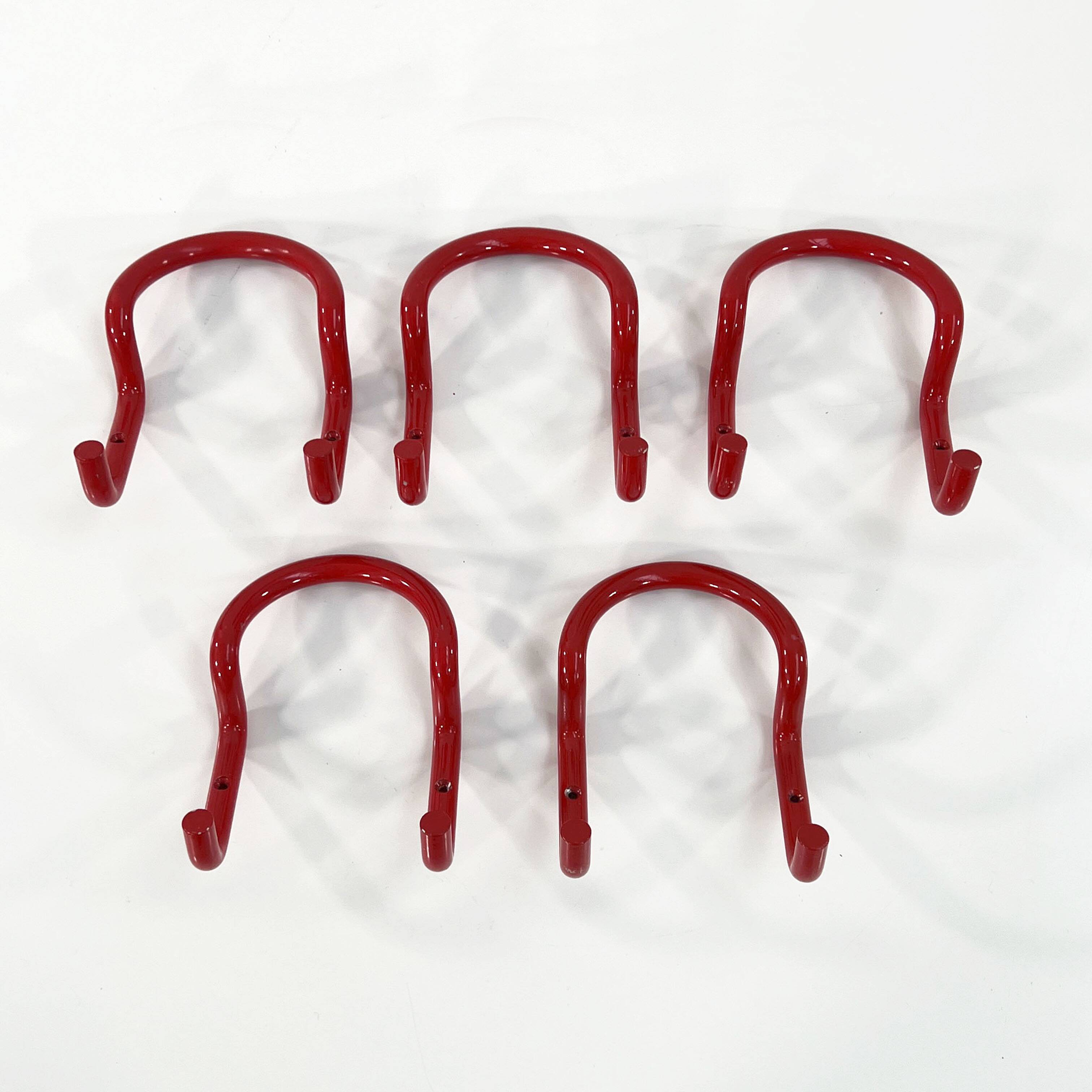 Set of 4 "taka" pink coat hooks by Cesare Rota Nodari for Acerbis, 1960.