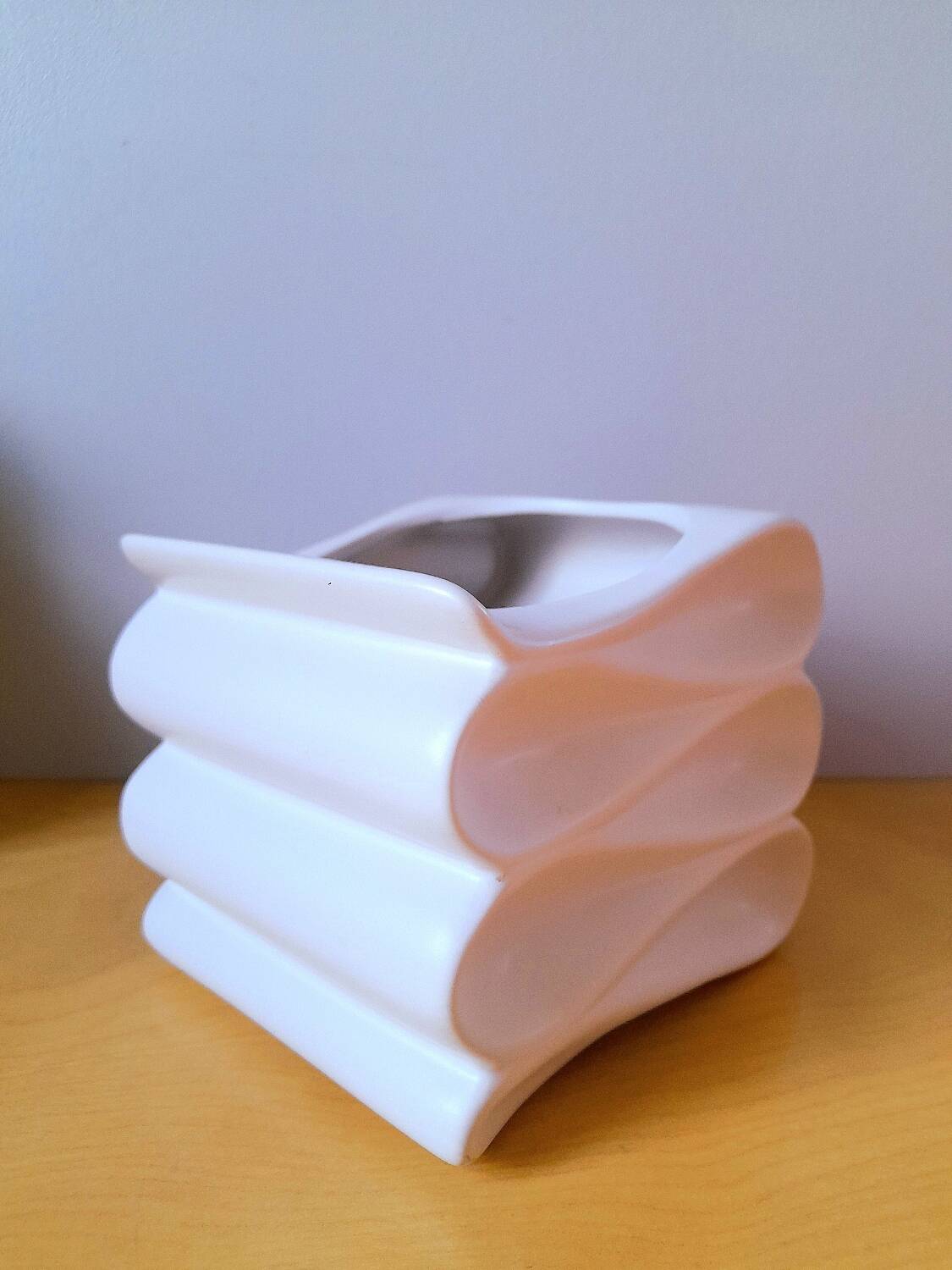 Ceramic vase / planter