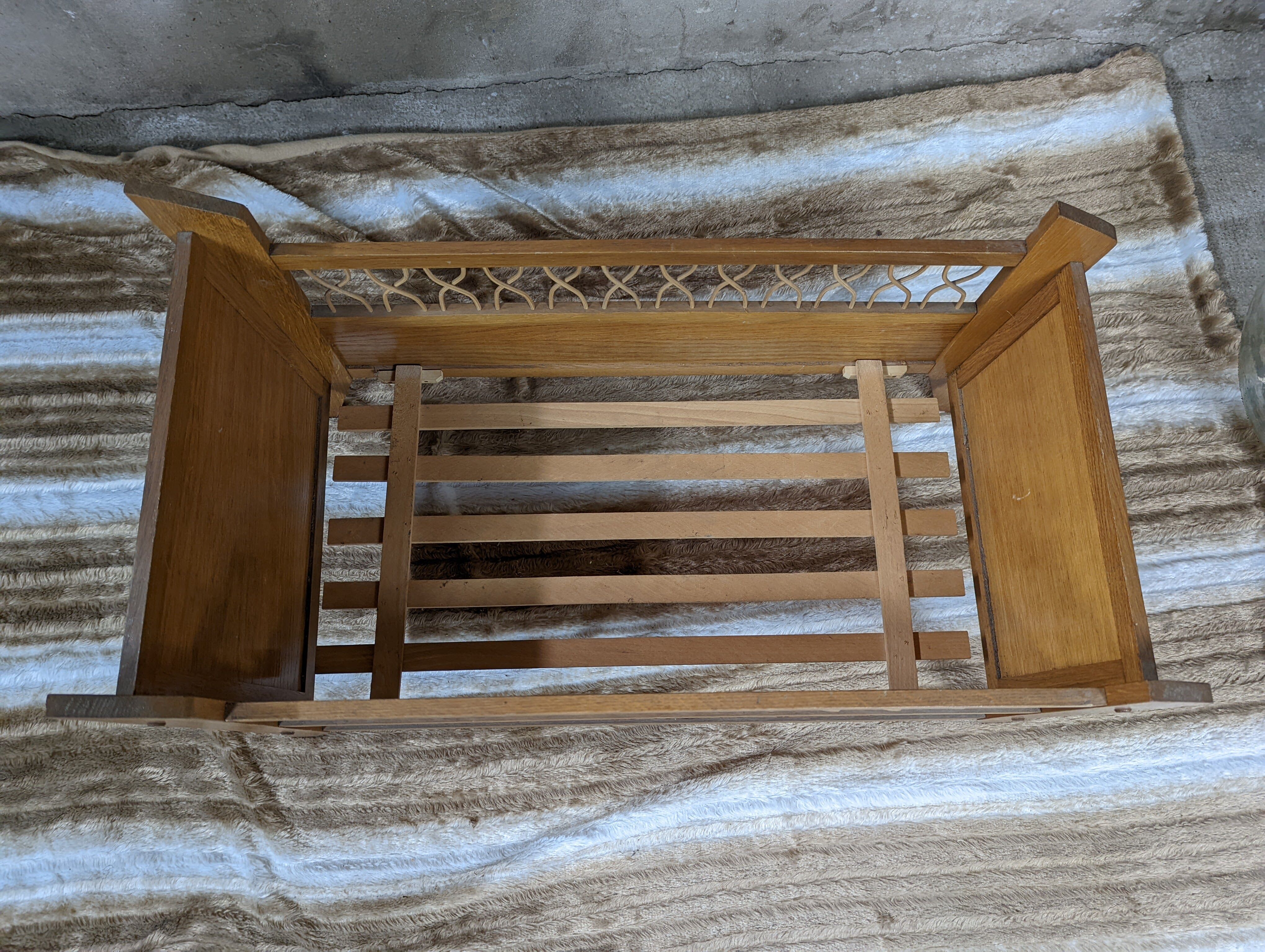 Rattan floor basket for pet