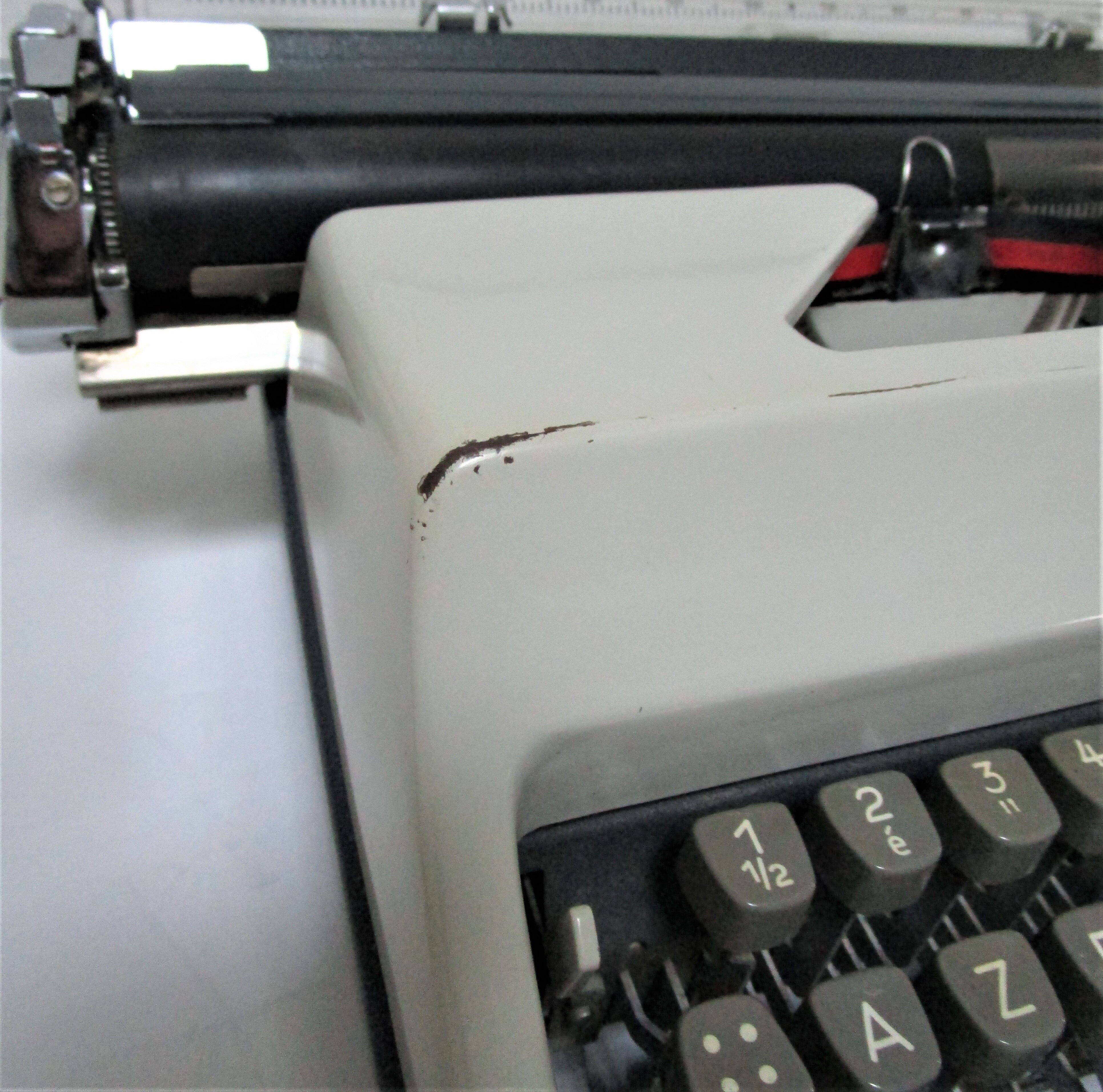 typewriter Olympia metal large cart A3 years 60