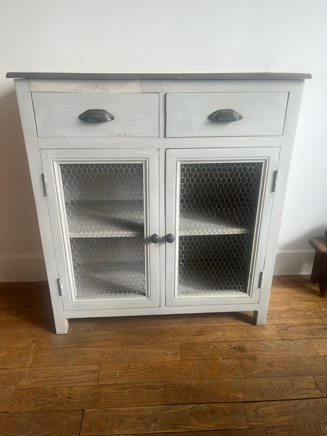 Grey-blue Parisian sideboard with a mesh door.