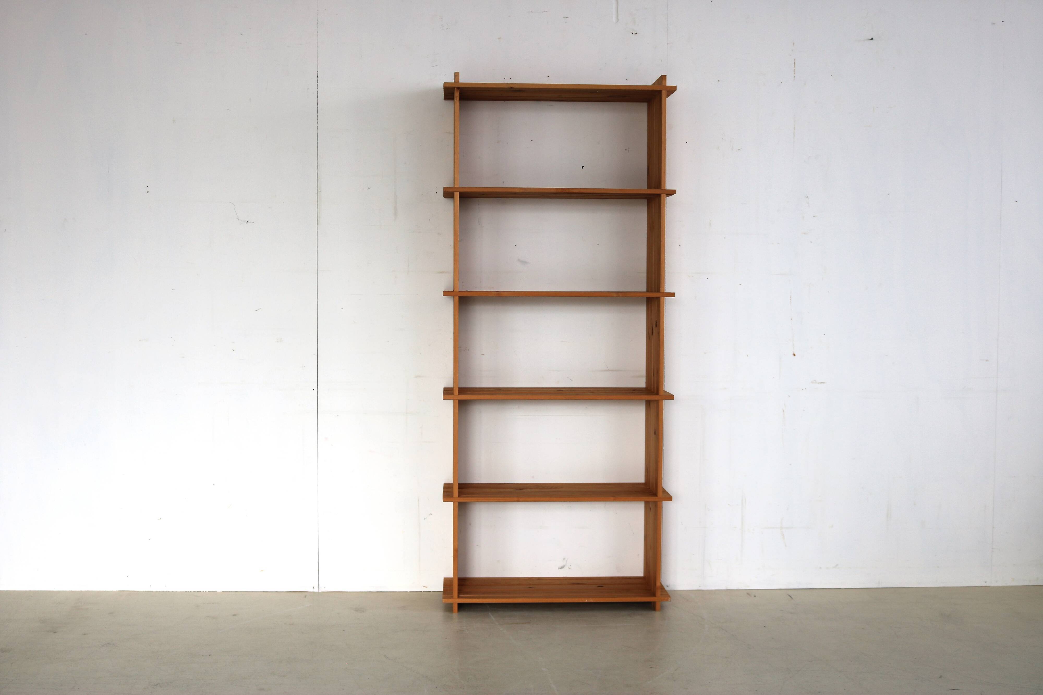 Bibliothèque en pin vintage