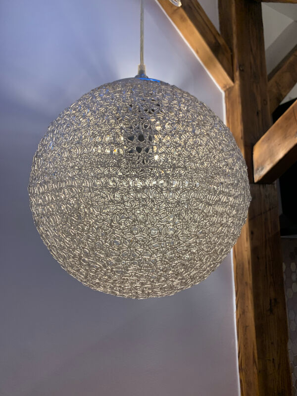 Lampe boule en résine spaghetti
