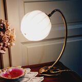 Lampe laiton col de cygne restaurer globe opaline rose