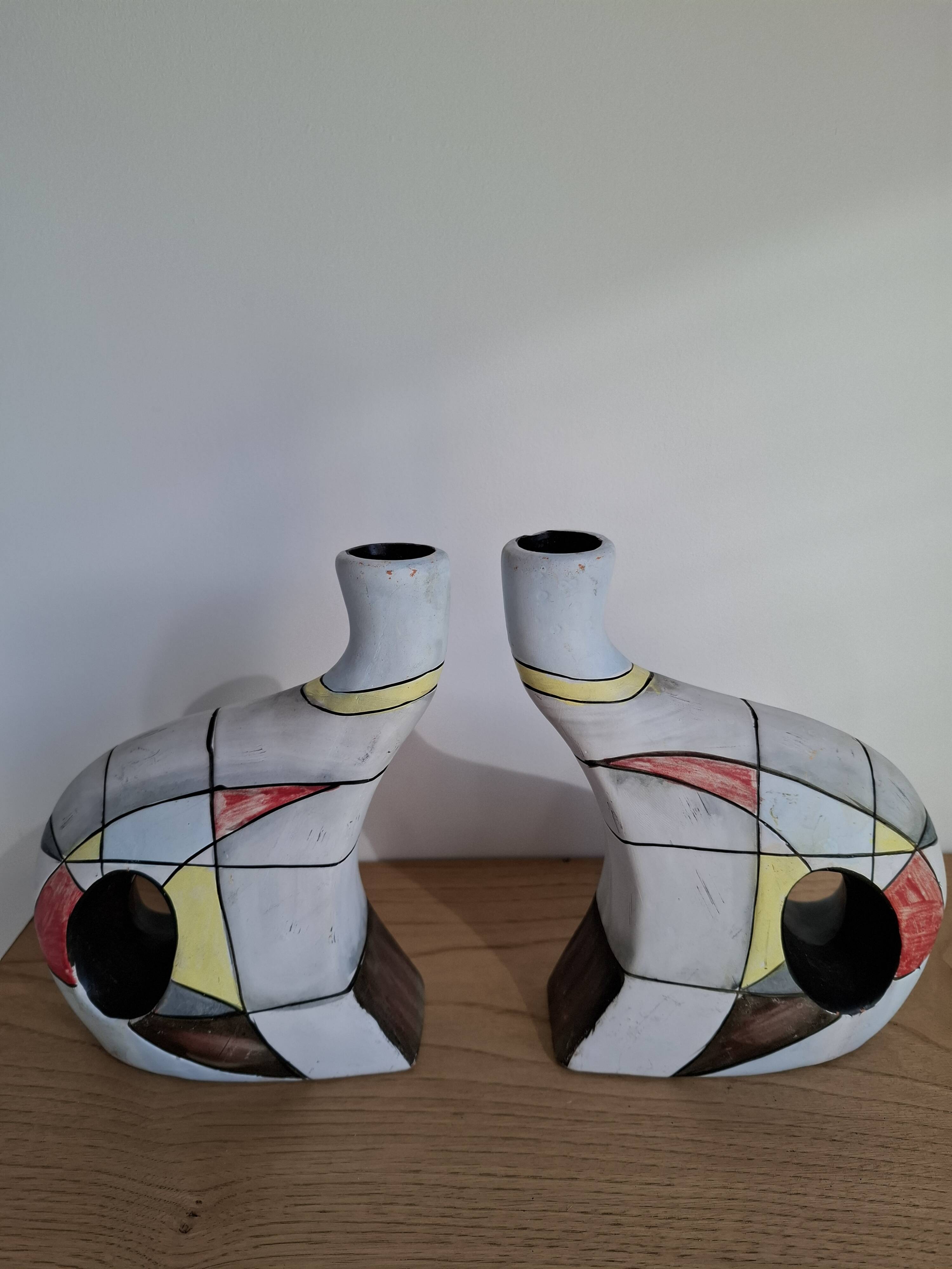 Duo de vases aux formes scupturales - Peints à la main
