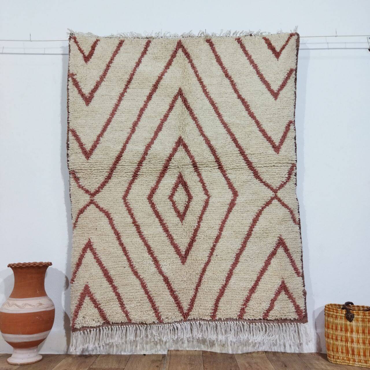 Handmade moroccan berber rug 157 x 130 cm