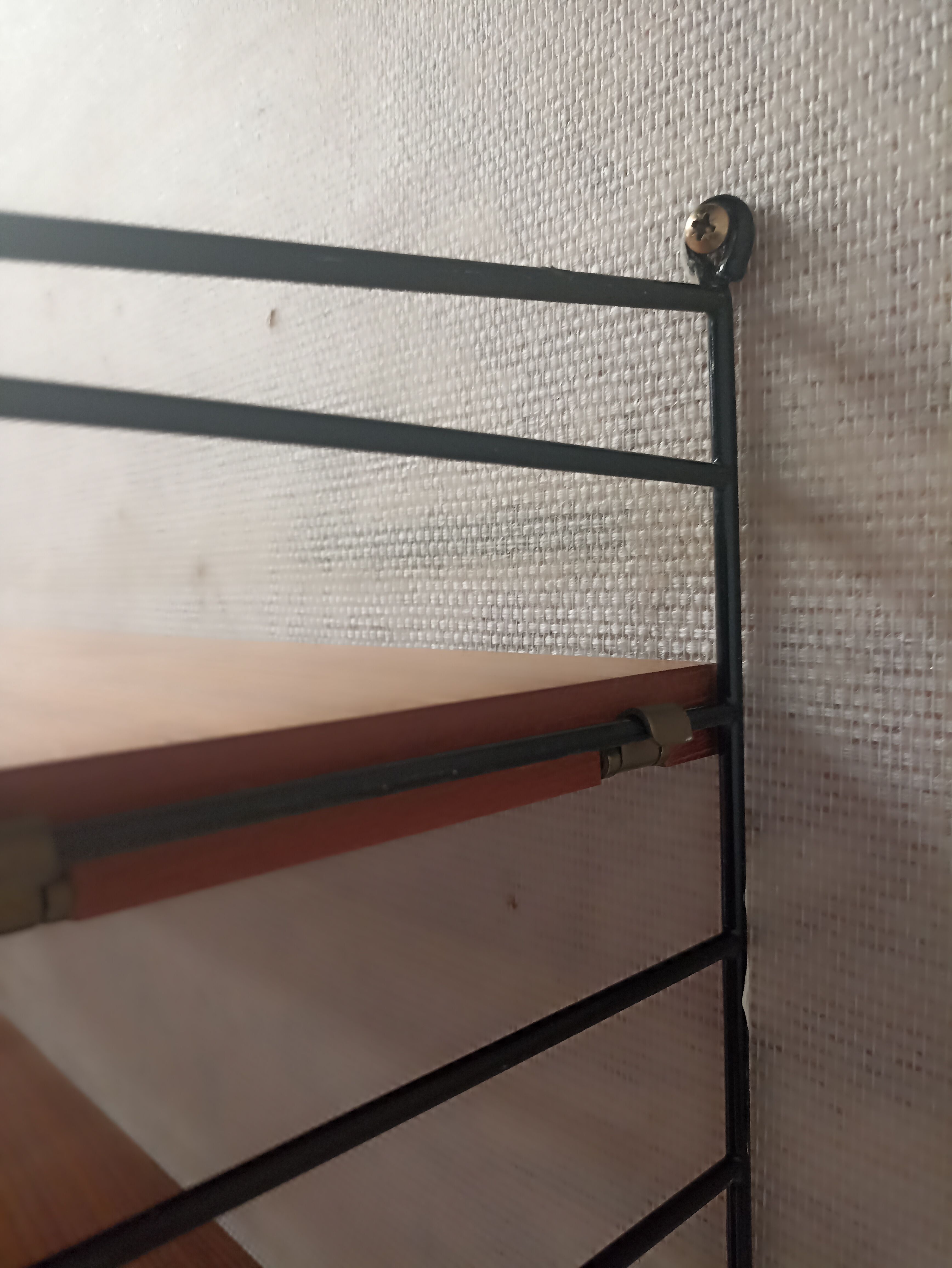 String wall system