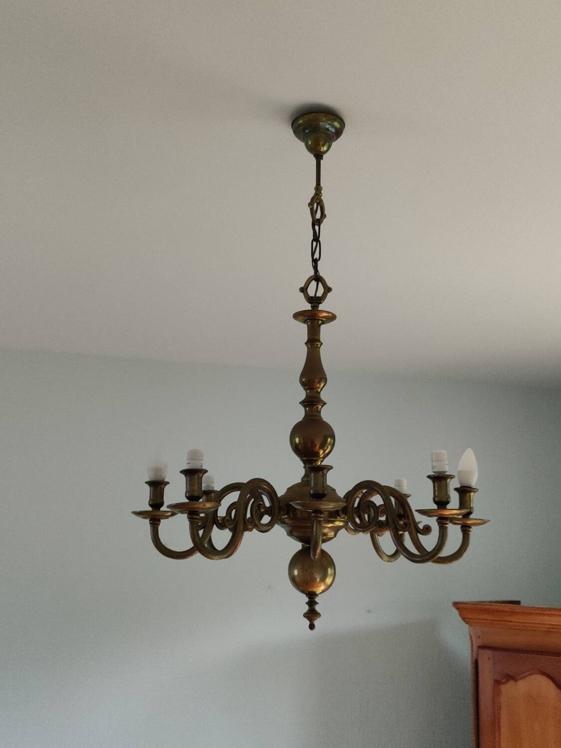 8-branch gilded bronze chandelier