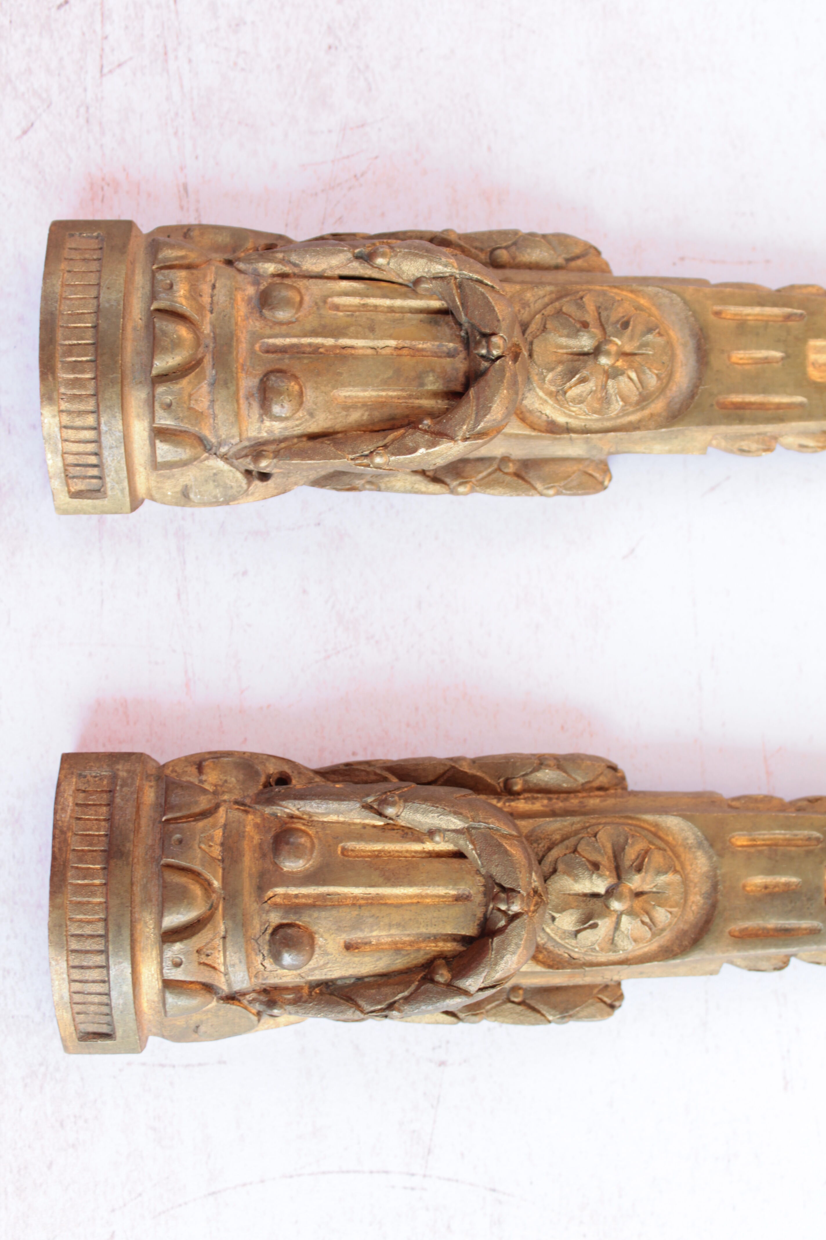 2 ornaments of bronze furniture bases