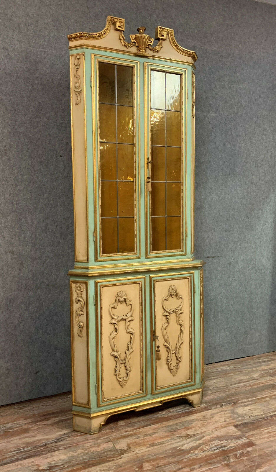 Venetian baroque notch in lacquered and gilded wood around 1900