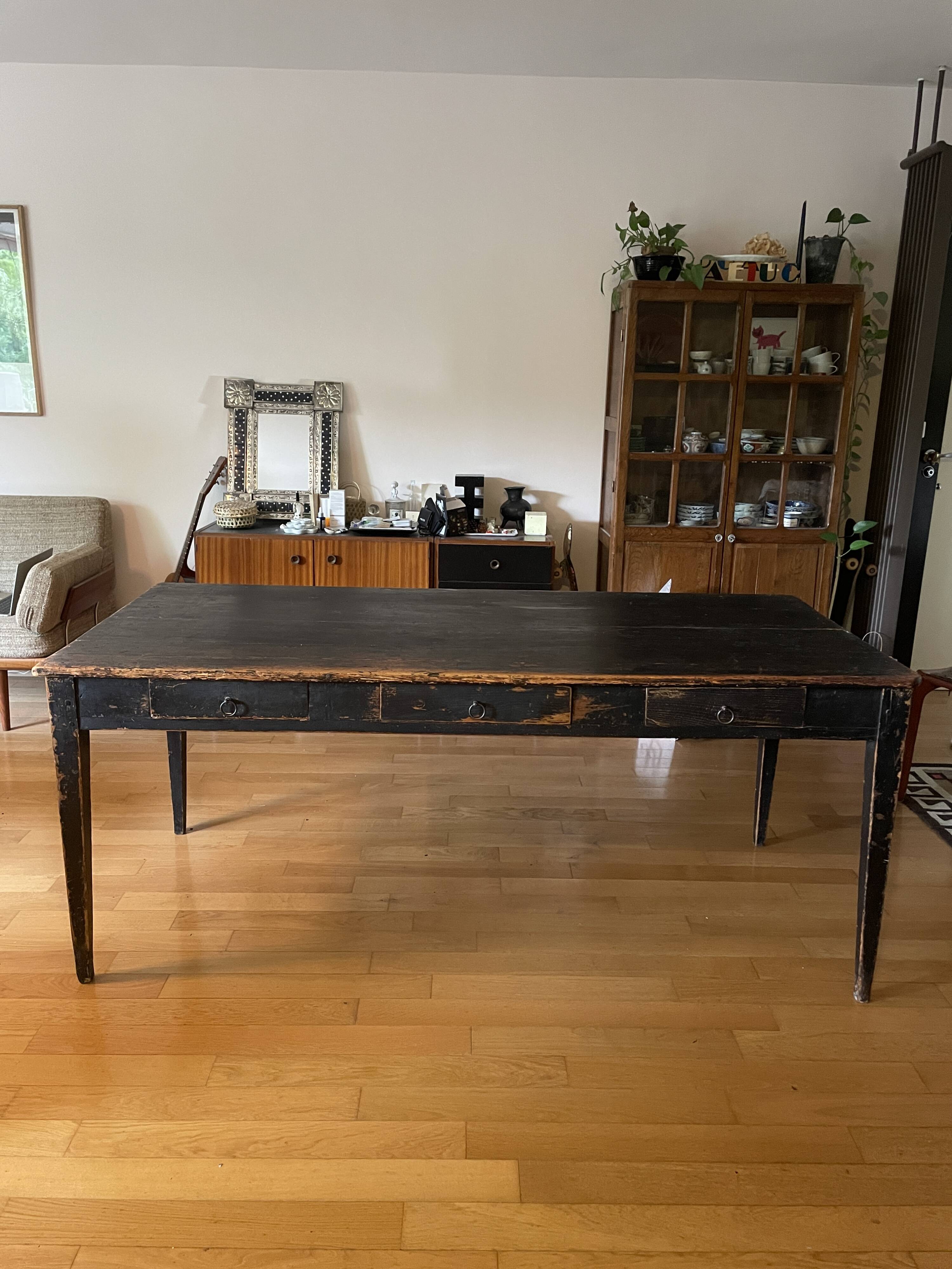 Black farmhouse table