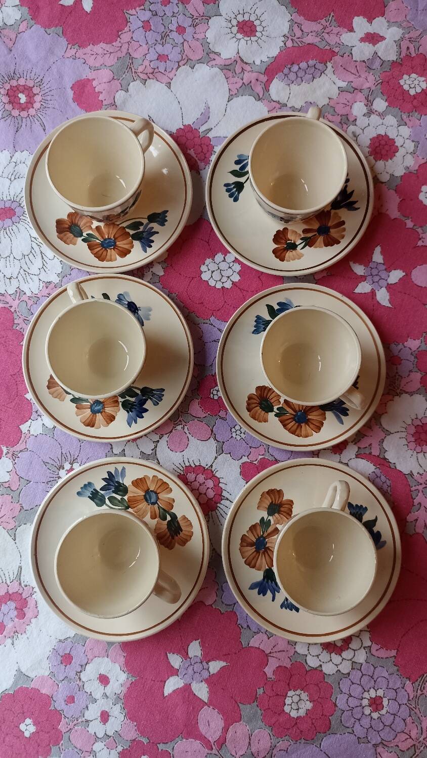 6 Creil and Montereau Choisy-le-Roi cups, Antibes model