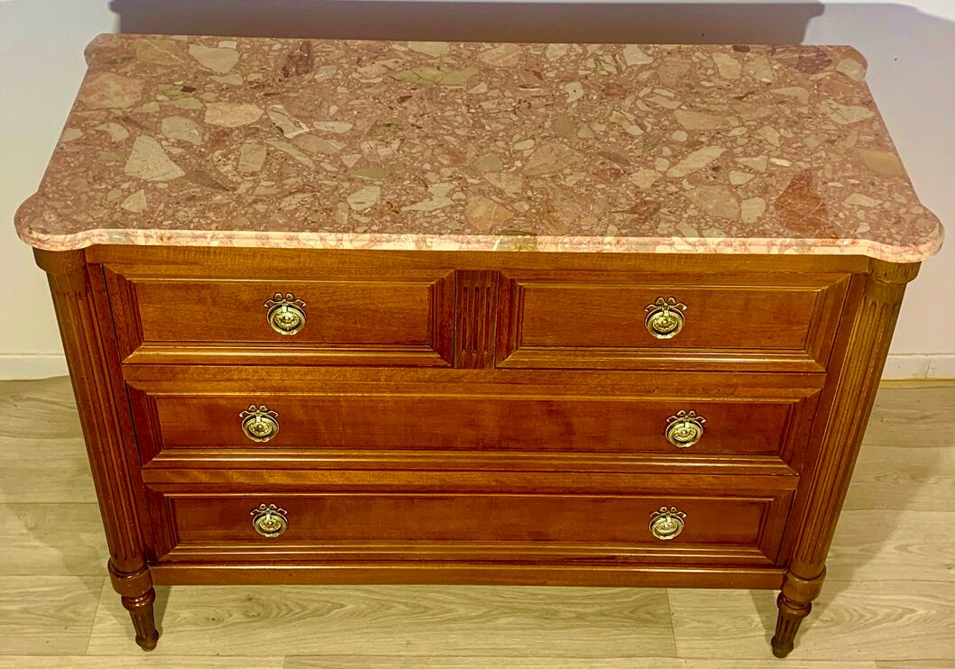 Commode de style Louis XVI, 4 tiroirs, marbre rose
