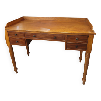 Bureau plat avec rebord