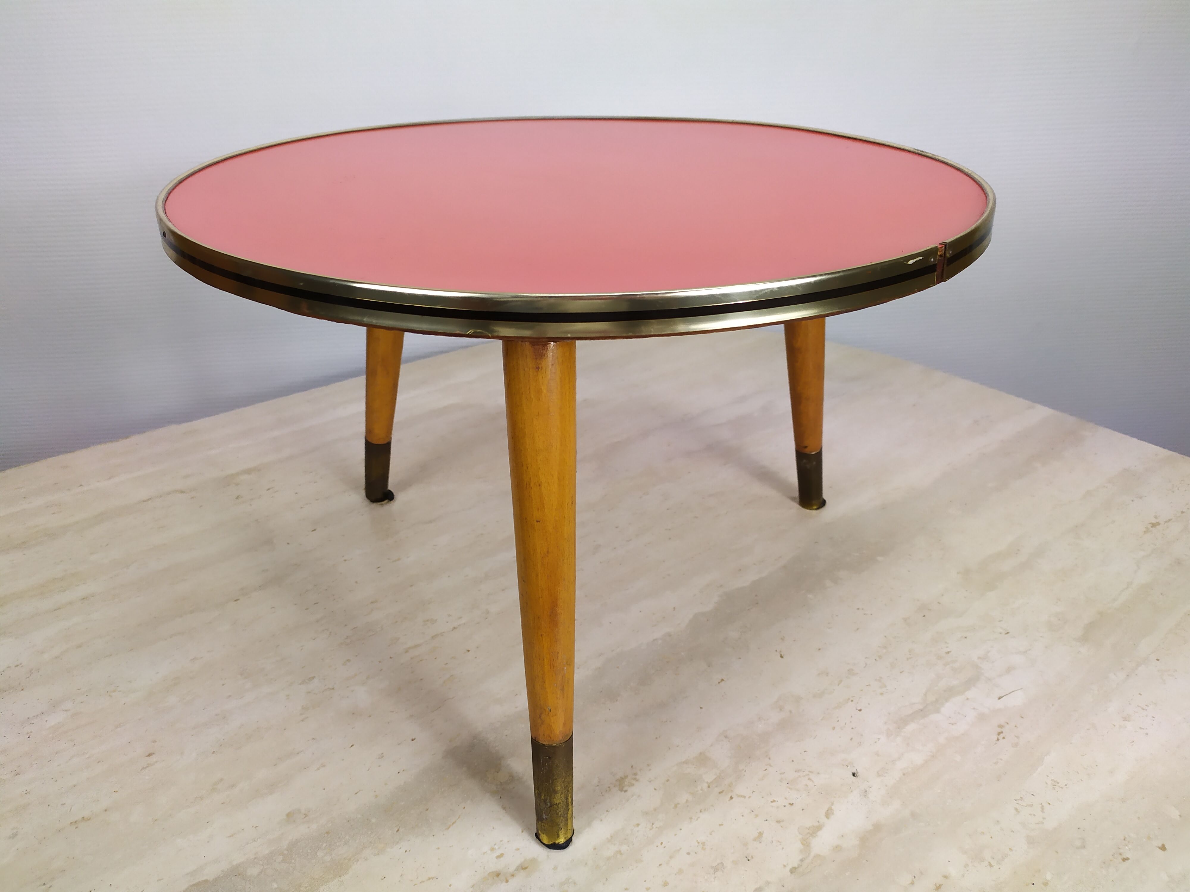Guerdon small round coffee table red vintage tripod door plant formica