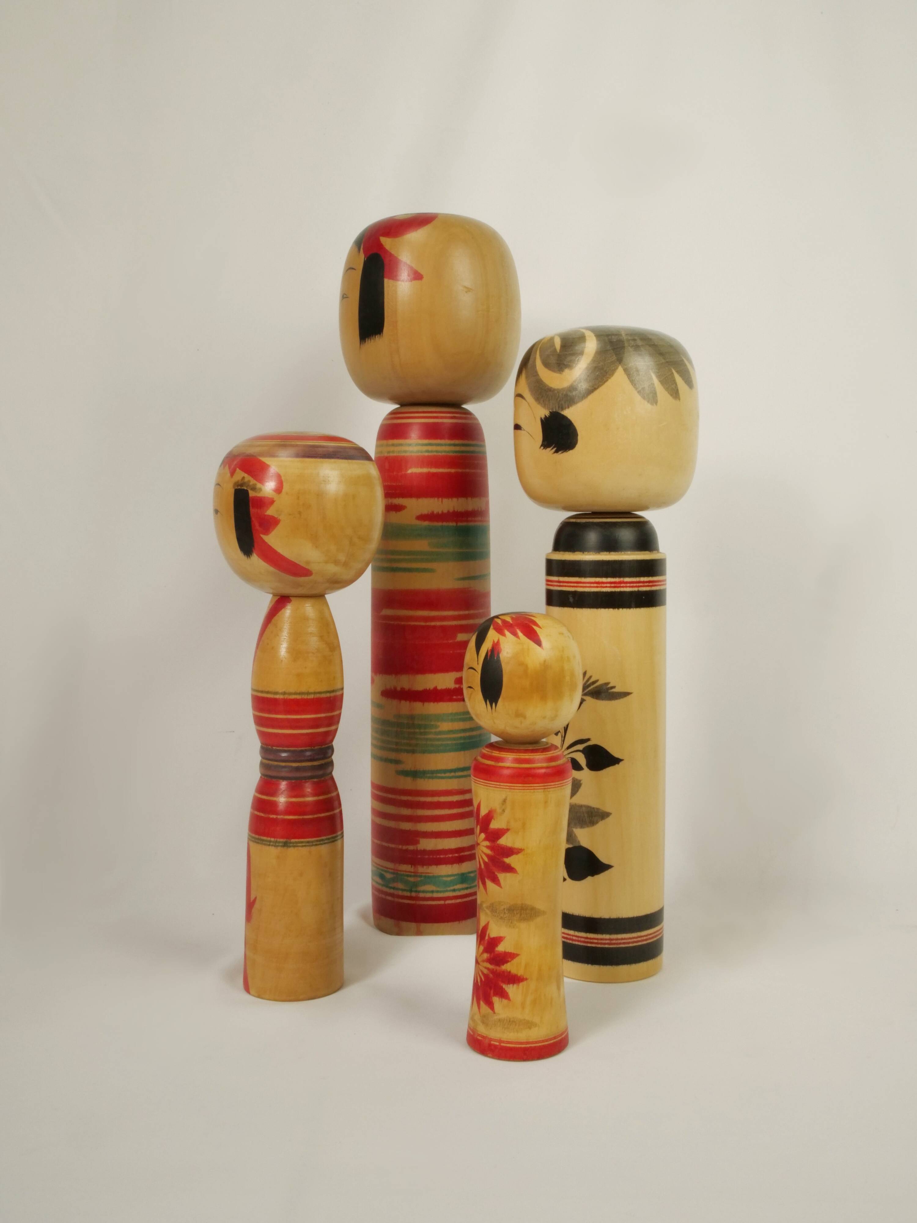 Lot of 4 Japanese KOKESHI dolls