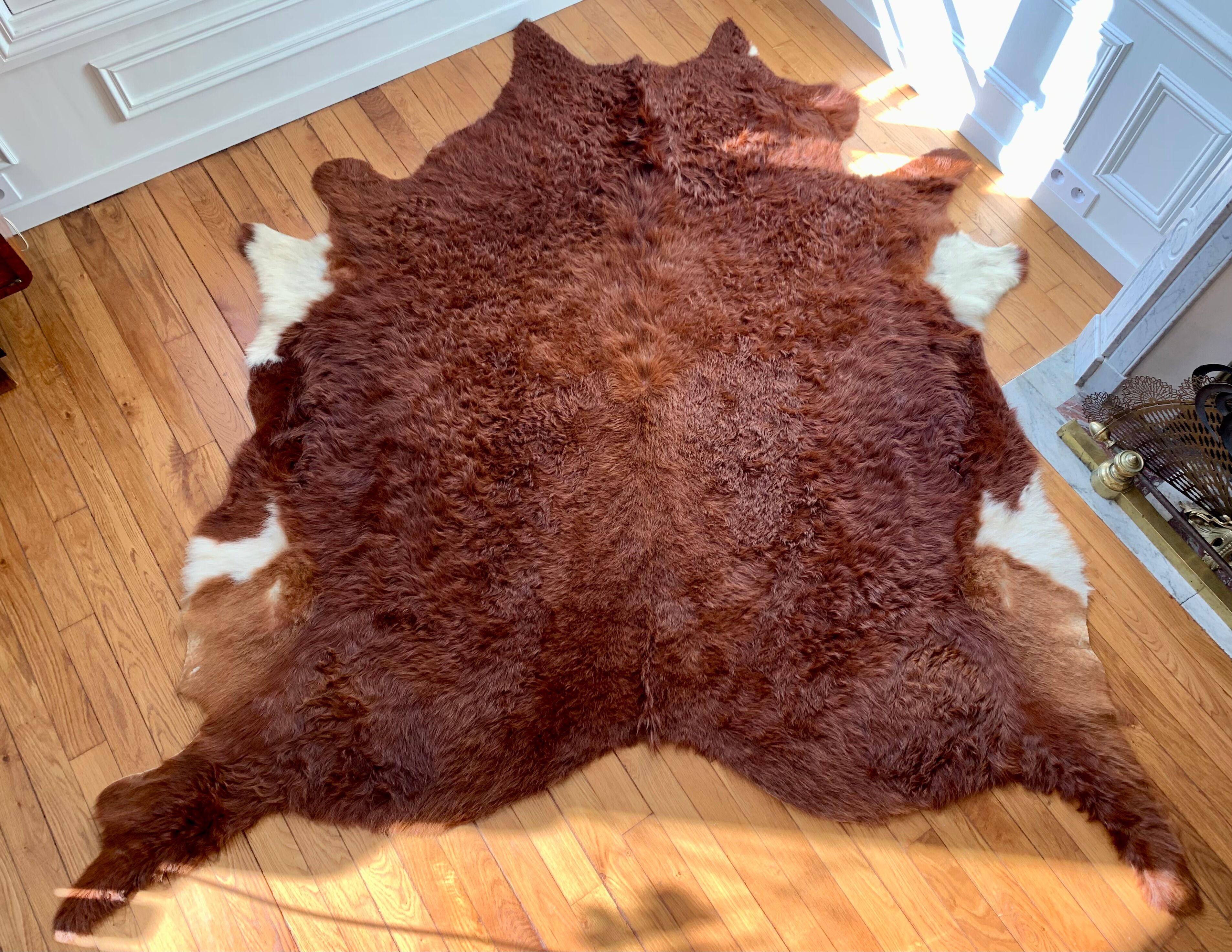 Large vintage natural cowhide carpet 195x188cm