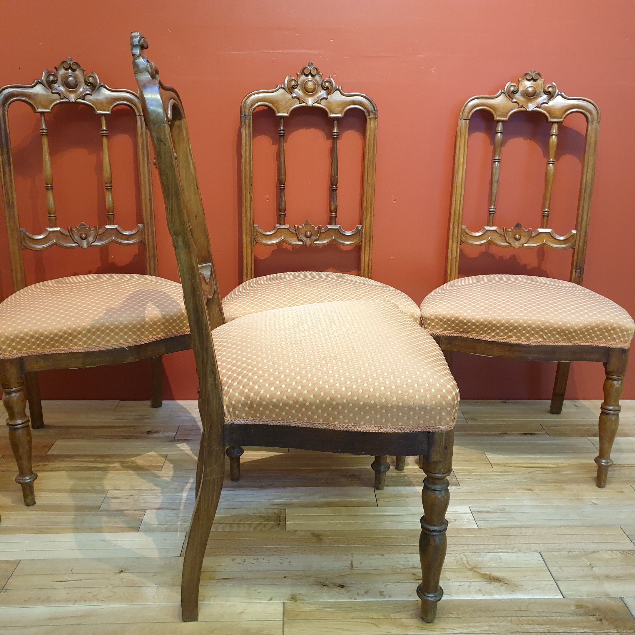 Set of 6 Victorial Walnut Dining Chairs