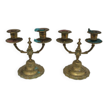 2 anciens candélabres à 2-branches de style Louis XVI en laiton
