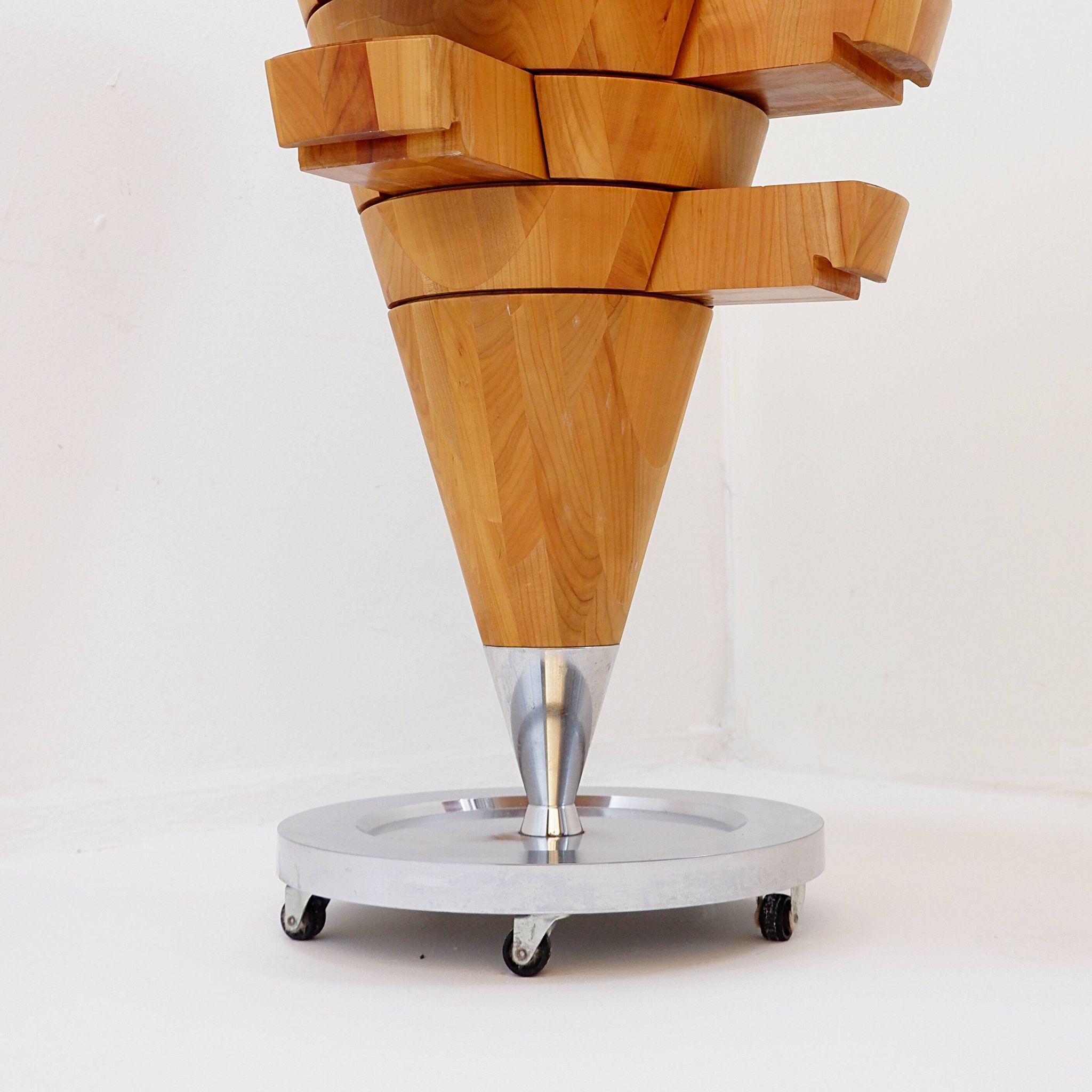Cone-shaped kitchen unit with drawers