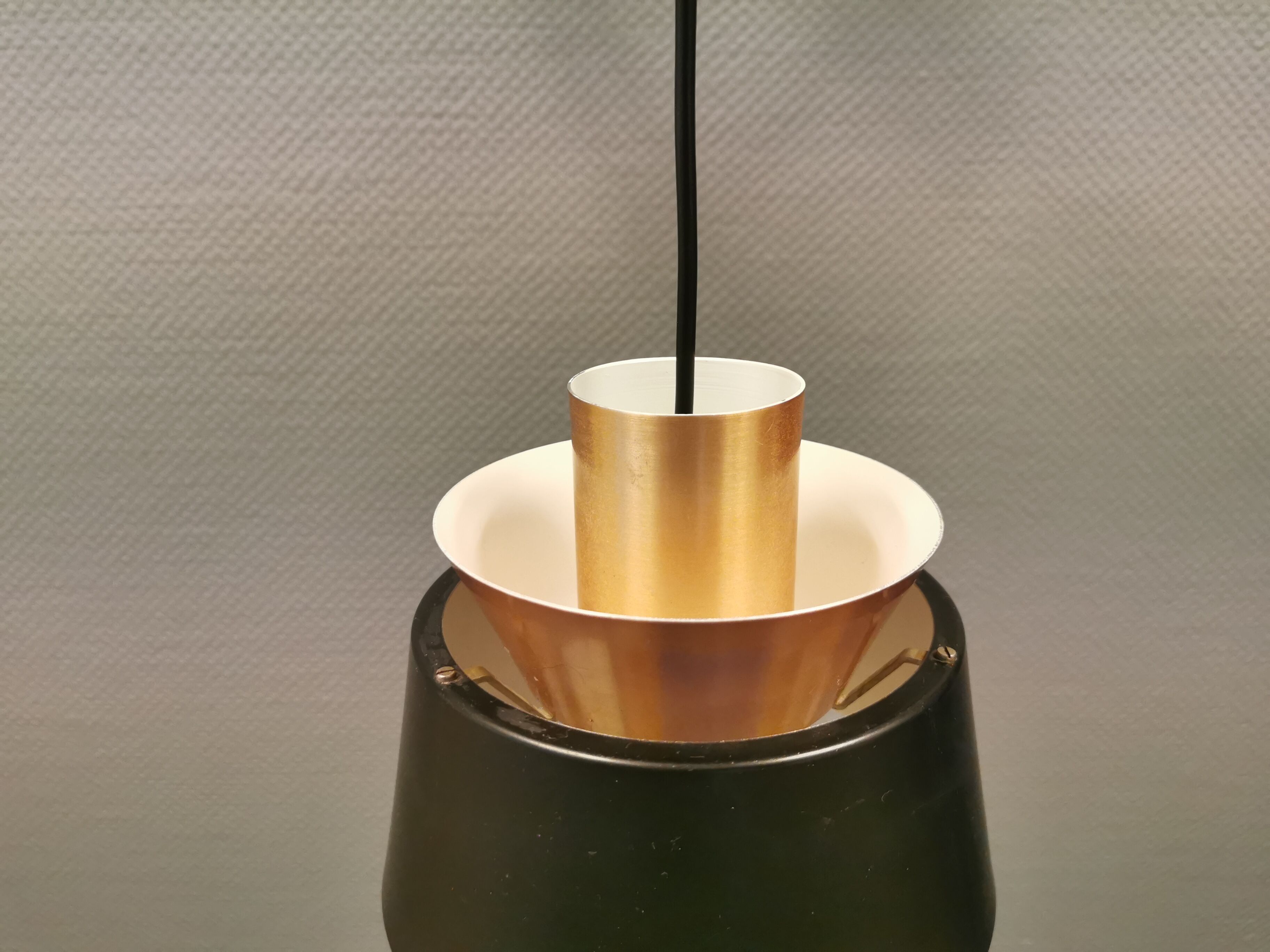 Suspension, modèle P254 conçue par Jørn Utzon
