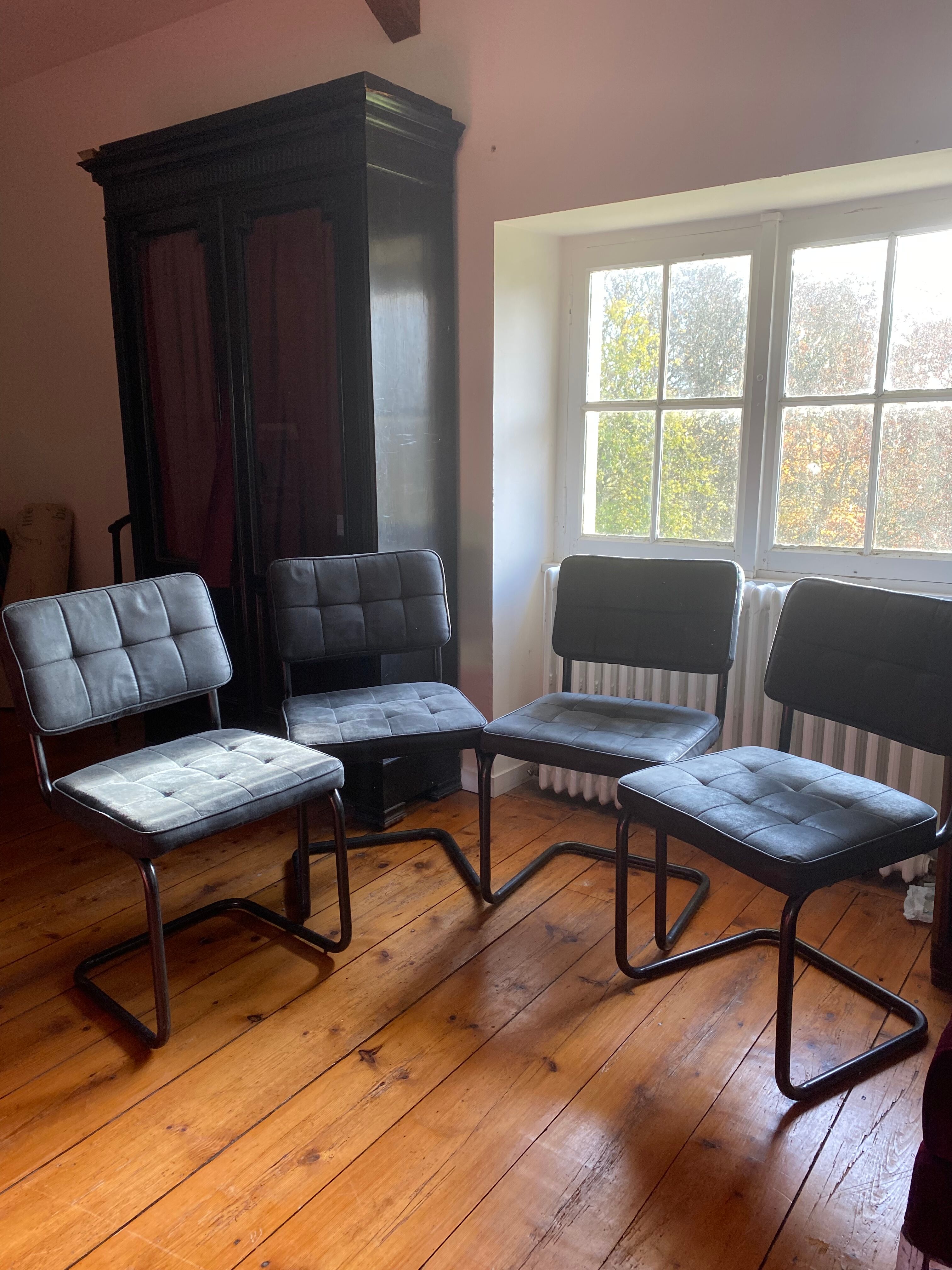 4 leather chairs black