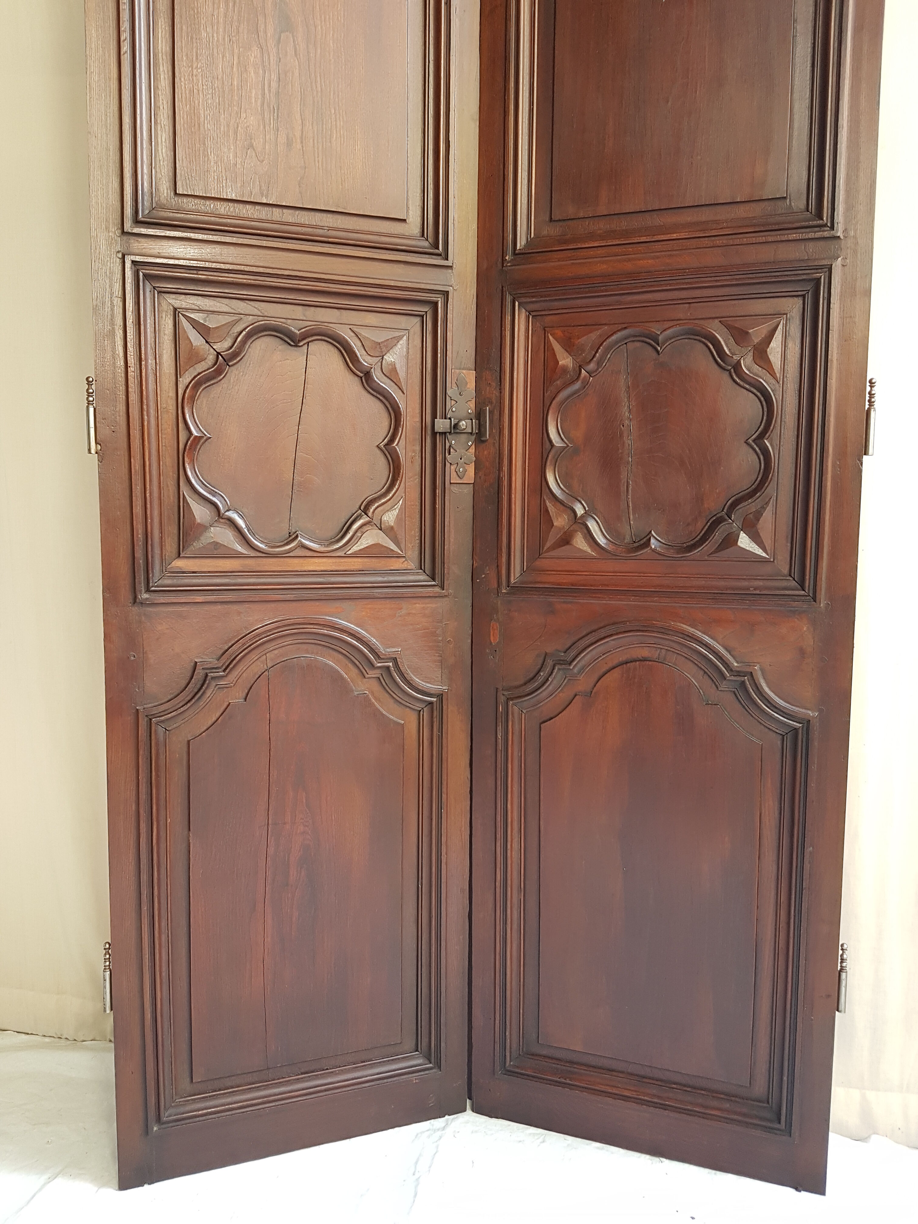 2 Doors closet/19th wardrobe