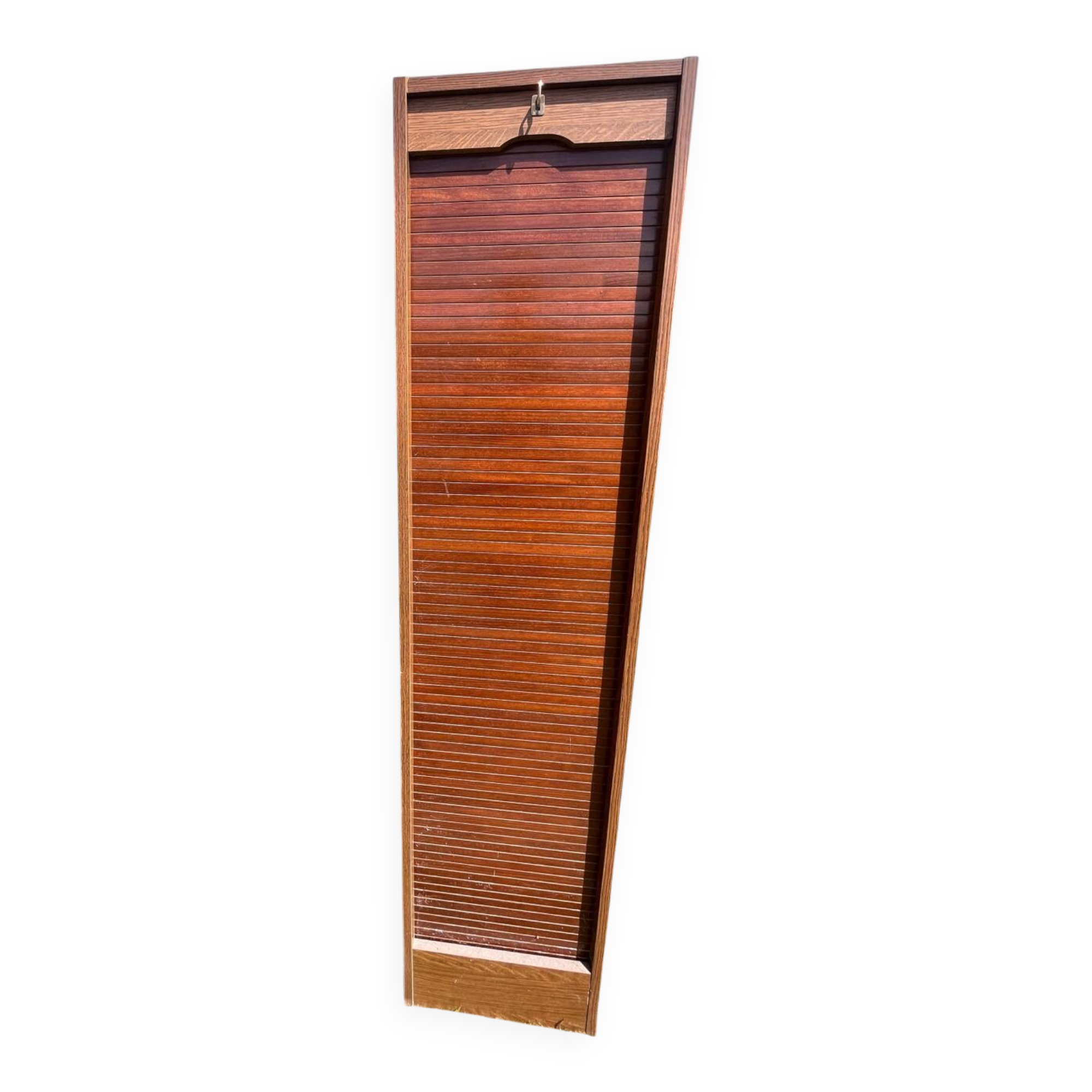 Curtain cabinet