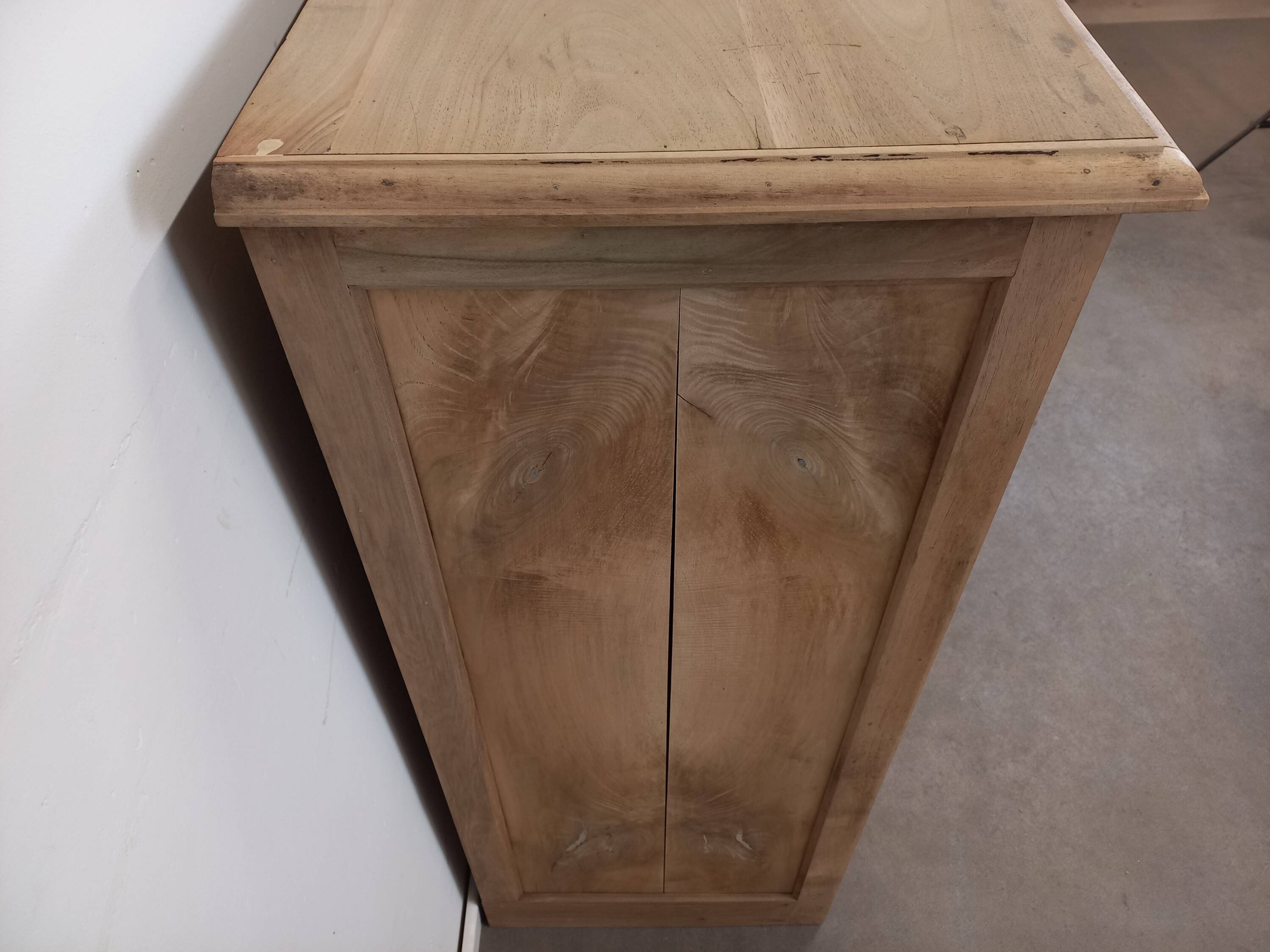 Craft cabinet with drawers