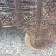 Coffre ancien indien vintage  sur roues en bois début 20eme s
