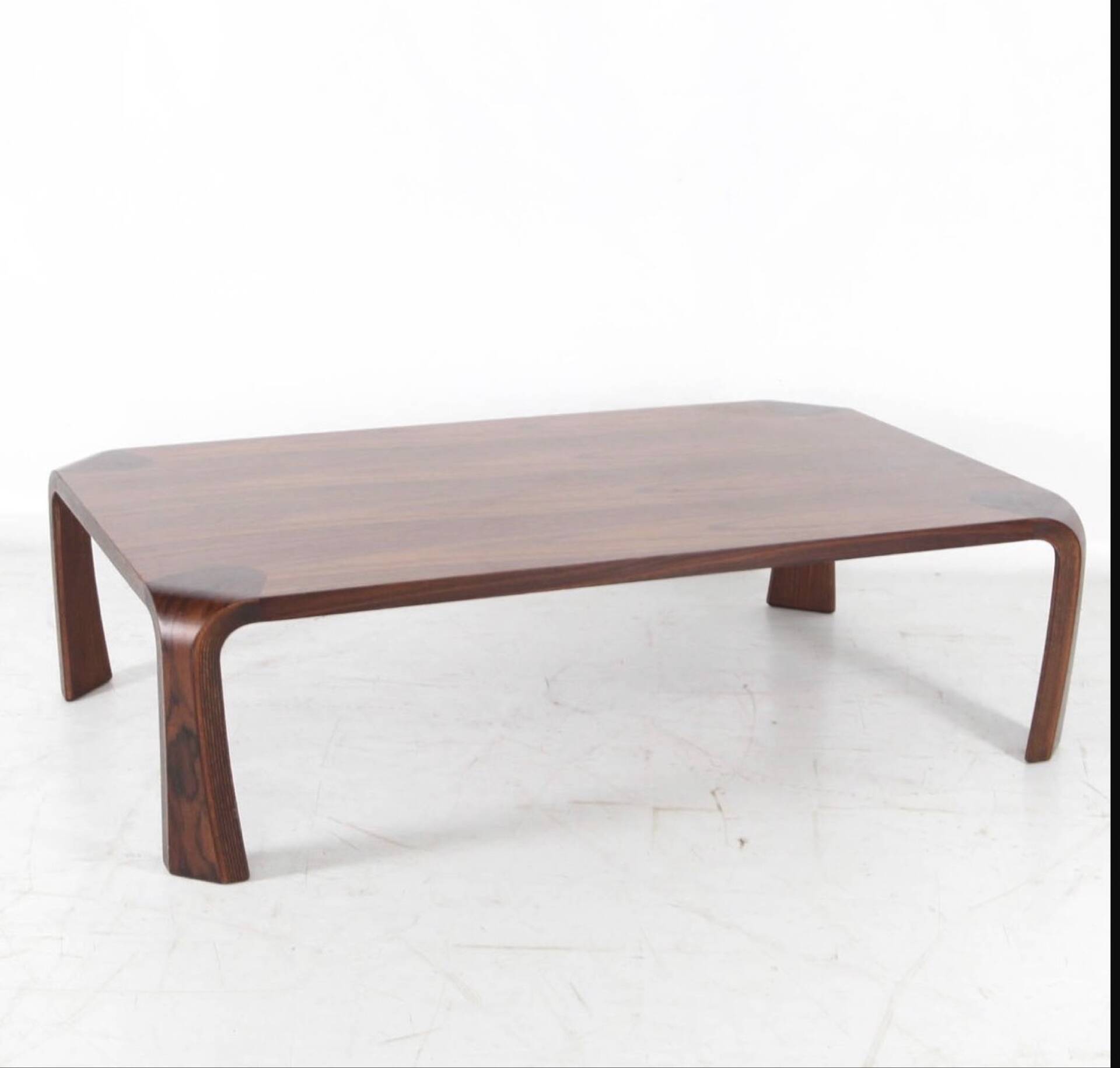 Table de salon par Tendo Mokko