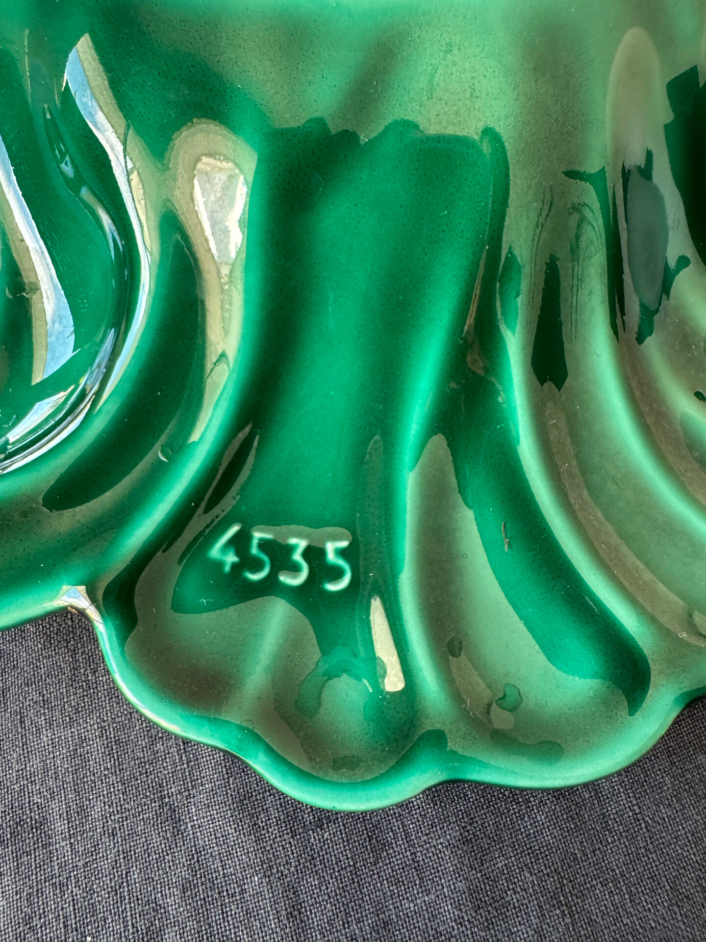 Ceramic fruit bowl