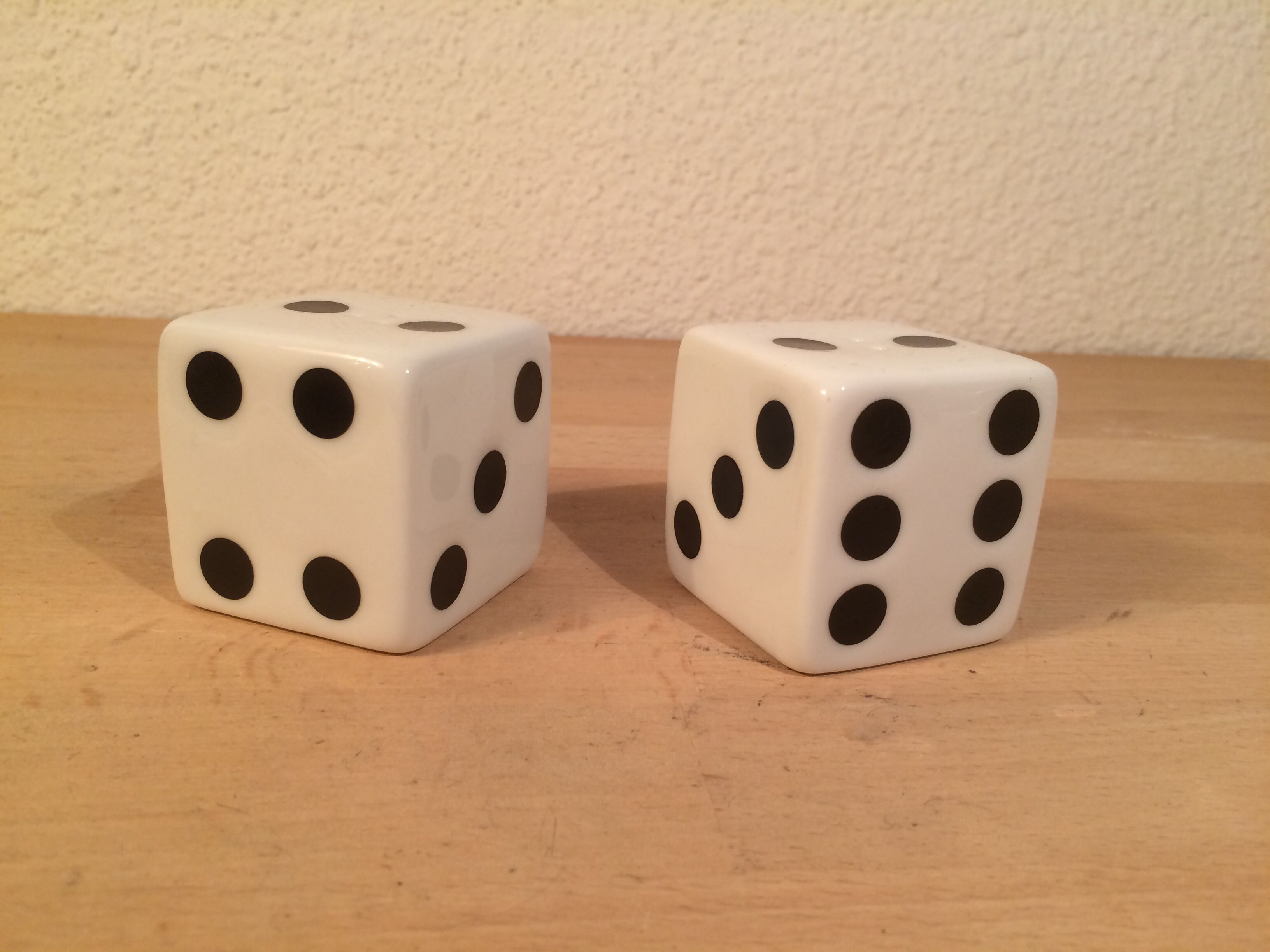 Pepper salt shaker dice to play ceramic, salt and pepper