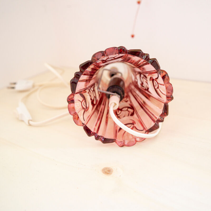 Pink chiseled glass table lamp