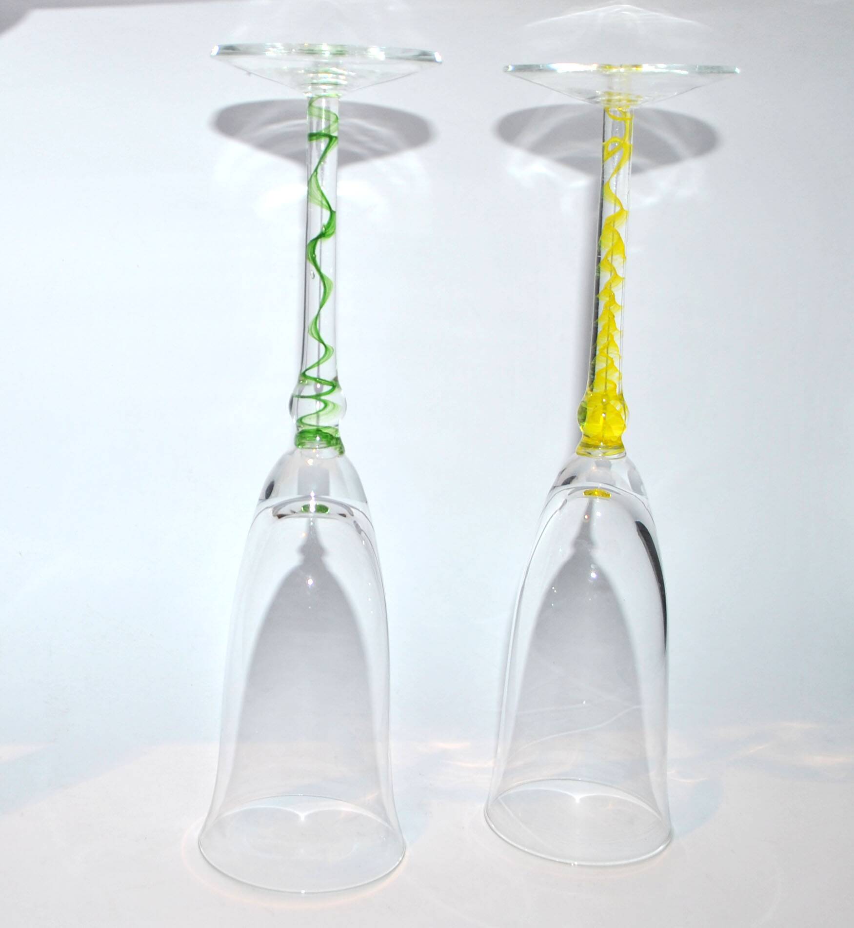 Murano set of 2 yellow green filigree glass champagne flutes