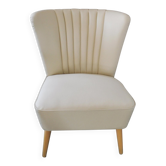 Fauteuil cocktail vintage beige et crème en tissu et cuir écologique sur structure bois — années 1960