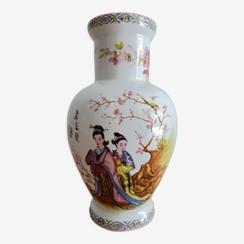 Chinese vase decoration geishas hand-painted and signed