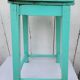 Tabouret en bois bleu
