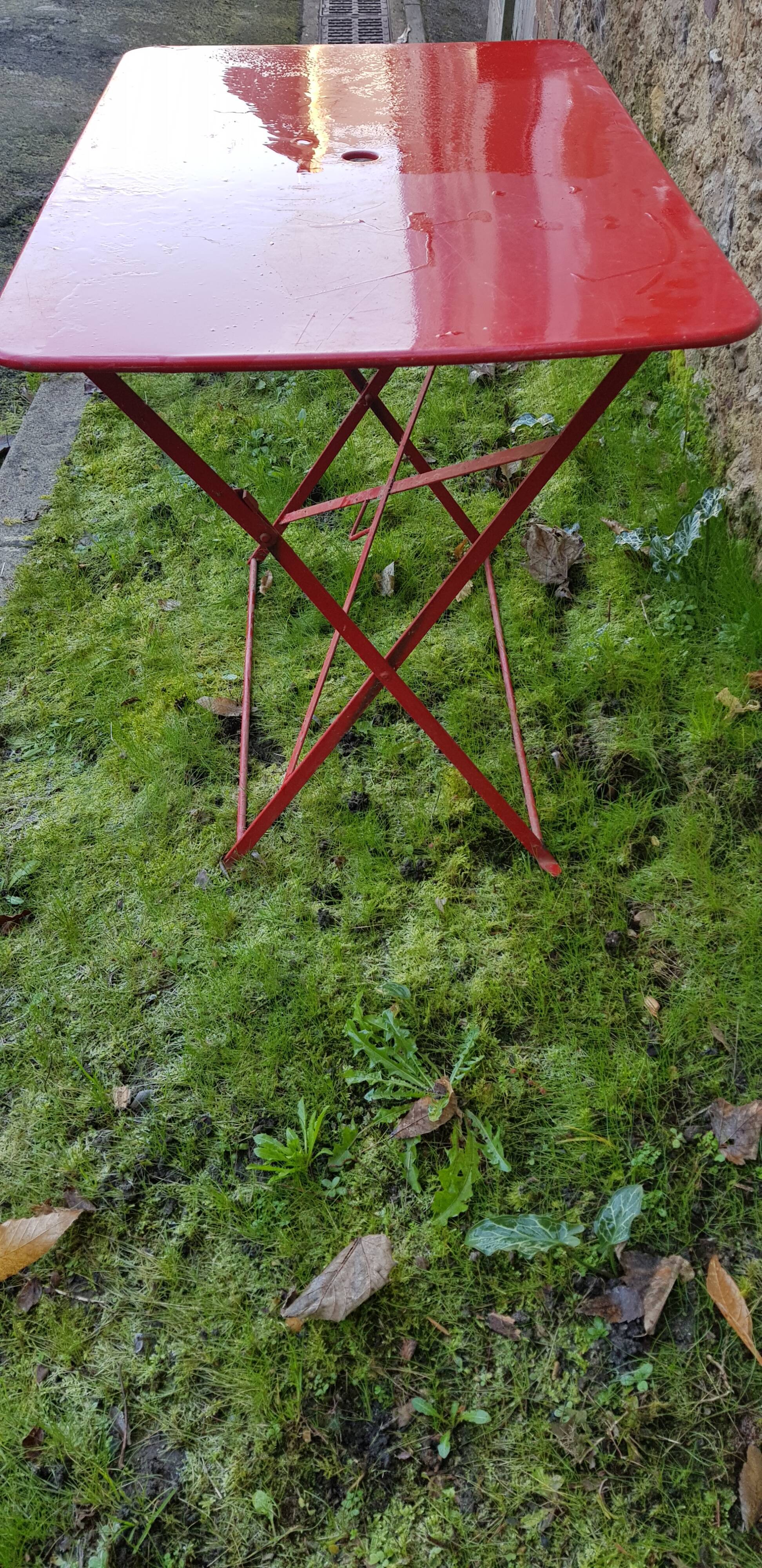 Red garden iron table
