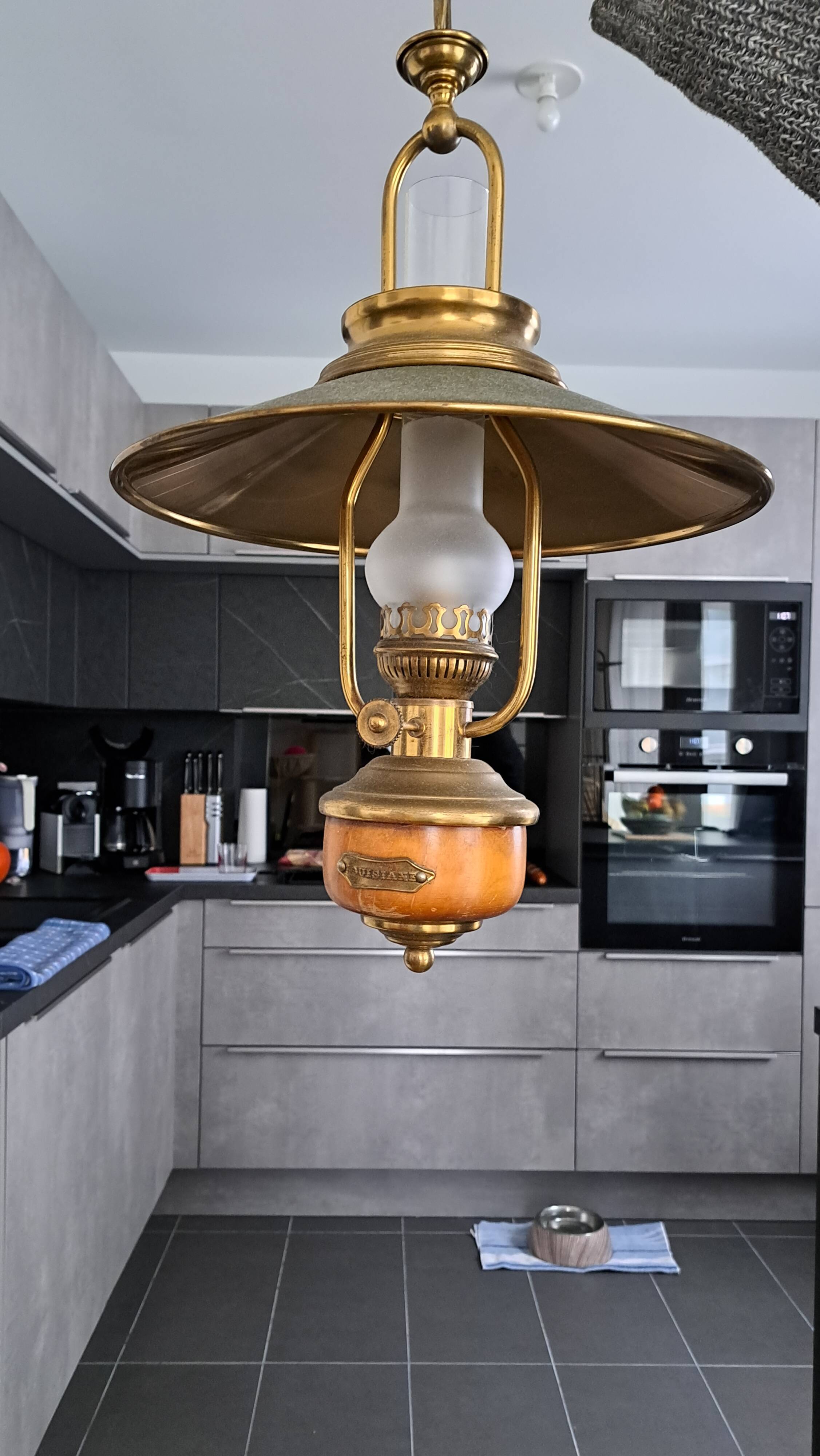 Louisiana lamp for suspension