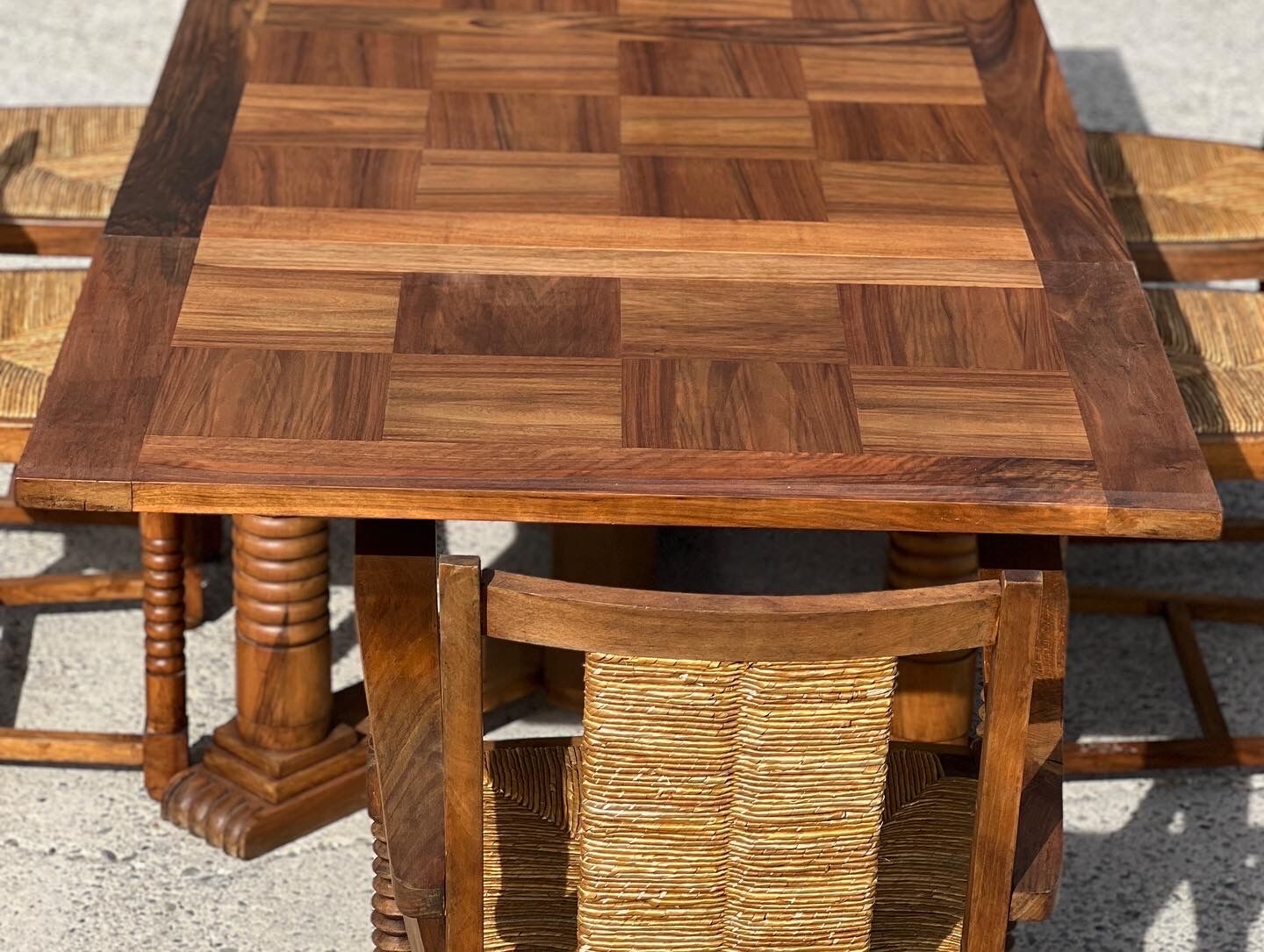 Set table and 4 chairs in walnut 1940