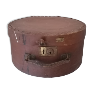 Boîte à chapeau ancienne