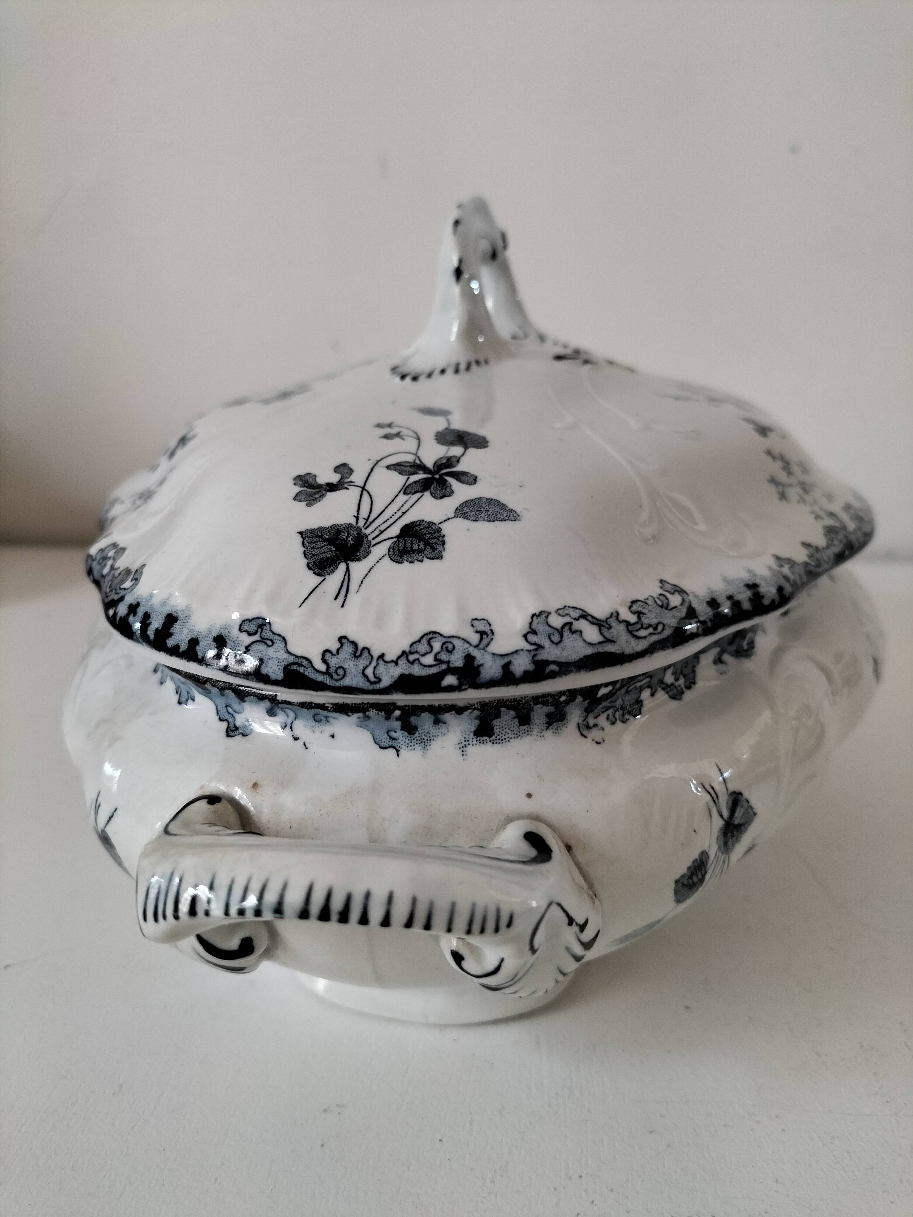 Antique Creil & Montereau soup tureen – sold by E. Bourgeois