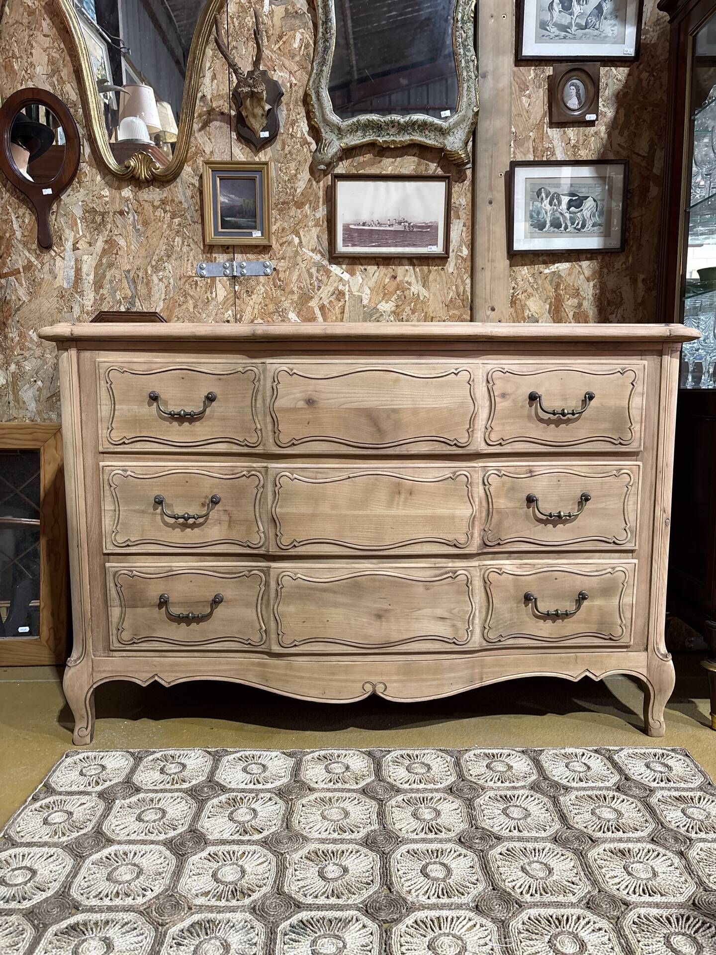 Antique solid oak chest of drawers – Louis XV style – 3 drawers
