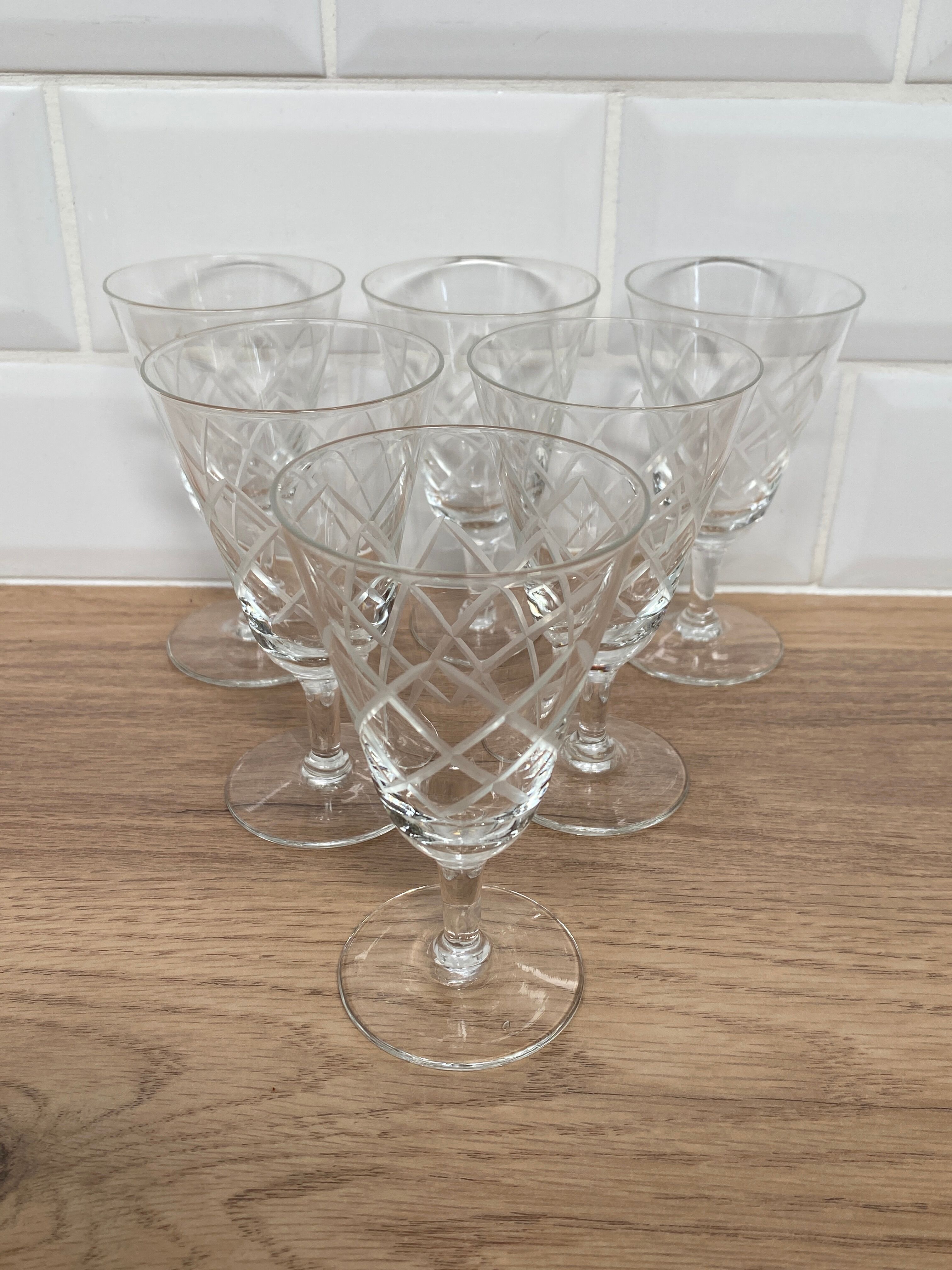 Set of 6 white wine glasses